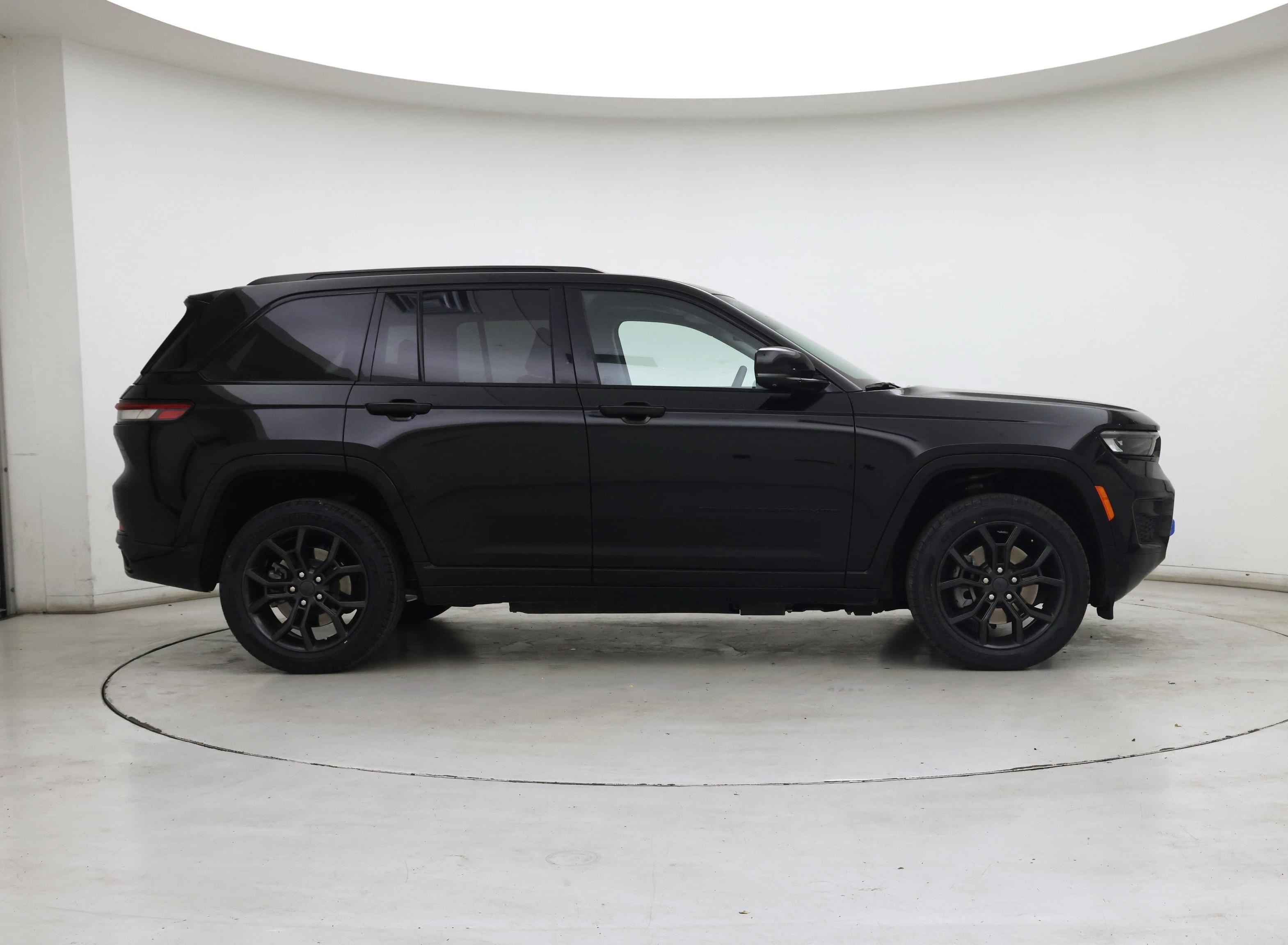 Thumbnail: 2023 Jeep Grand Cherokee - 7