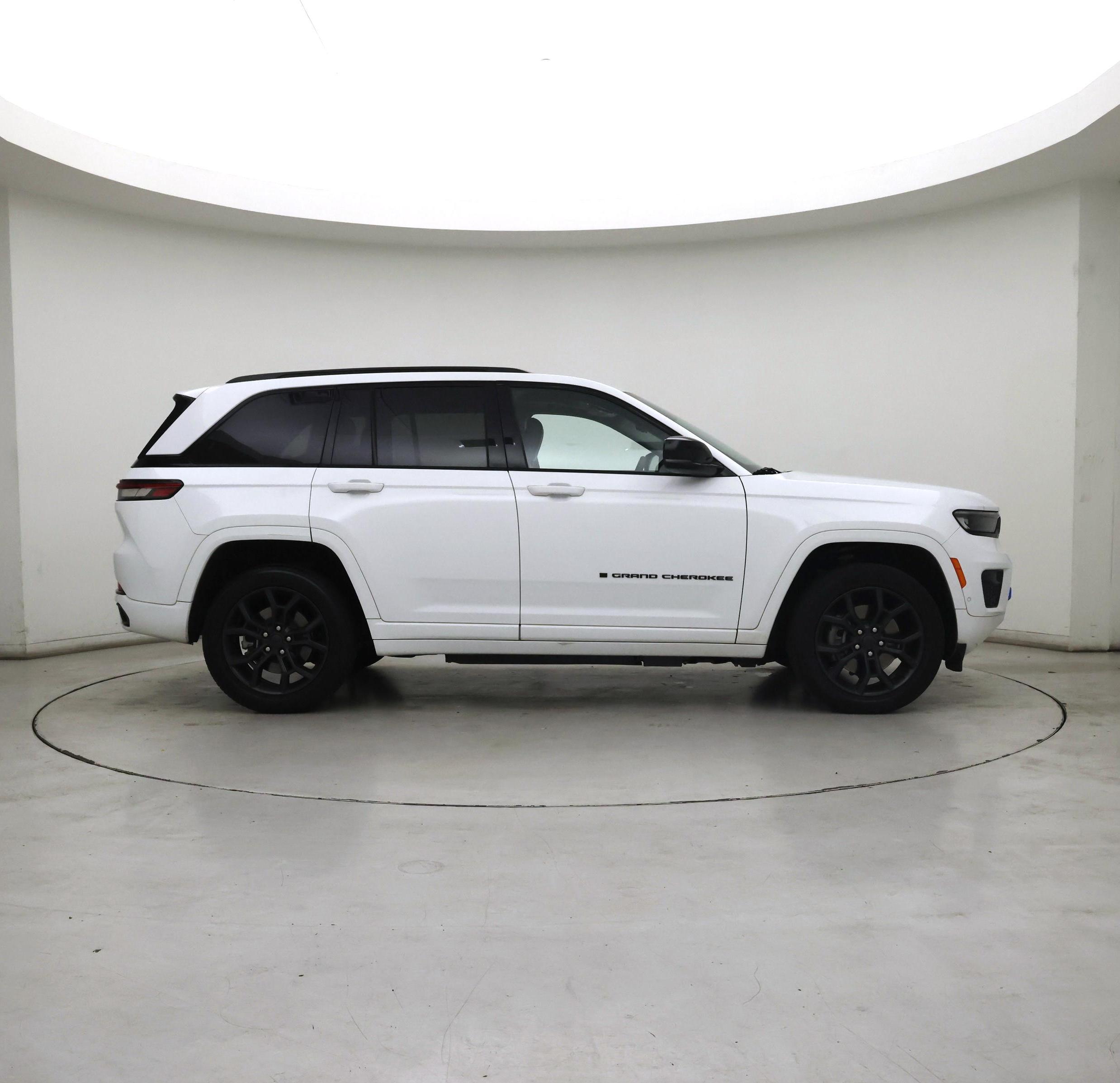 Thumbnail: 2023 Jeep Grand Cherokee - 7
