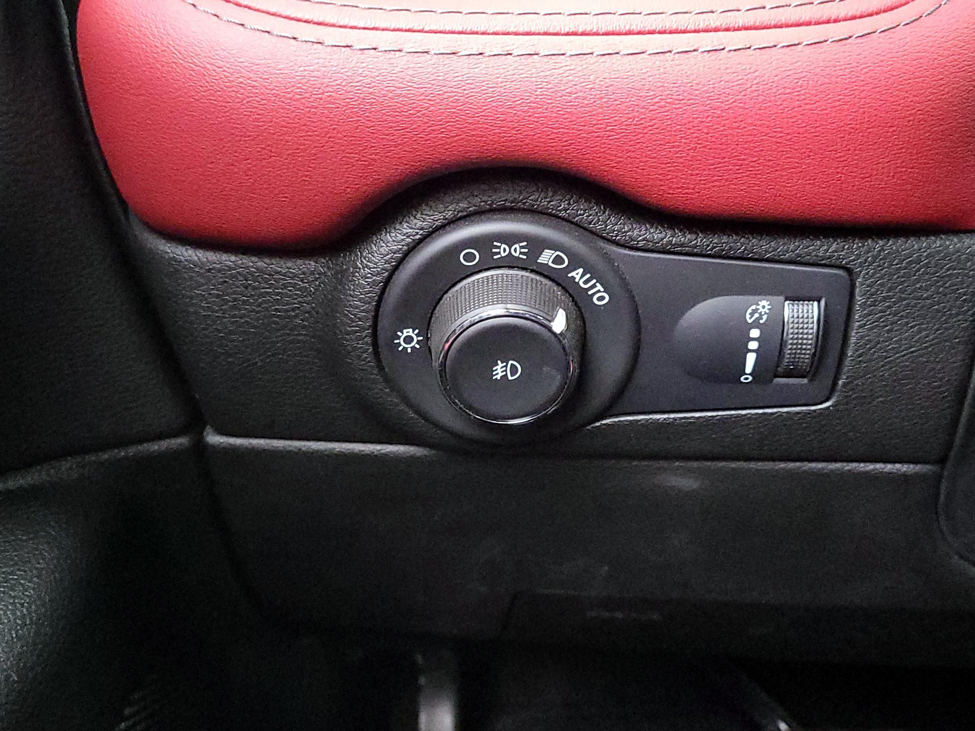 Thumbnail: 2022 Dodge Durango - 13