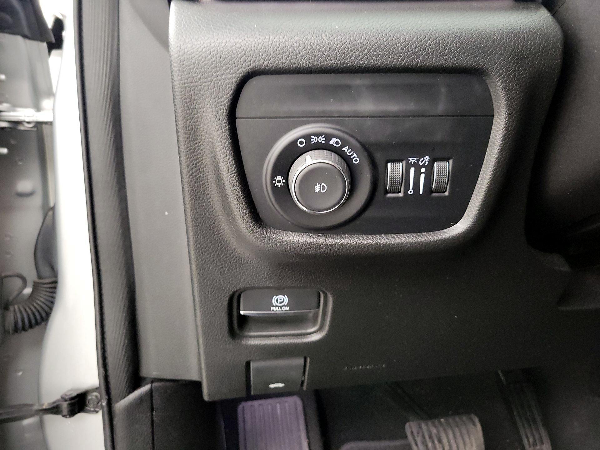 Thumbnail: 2022 Jeep Grand Cherokee - 13