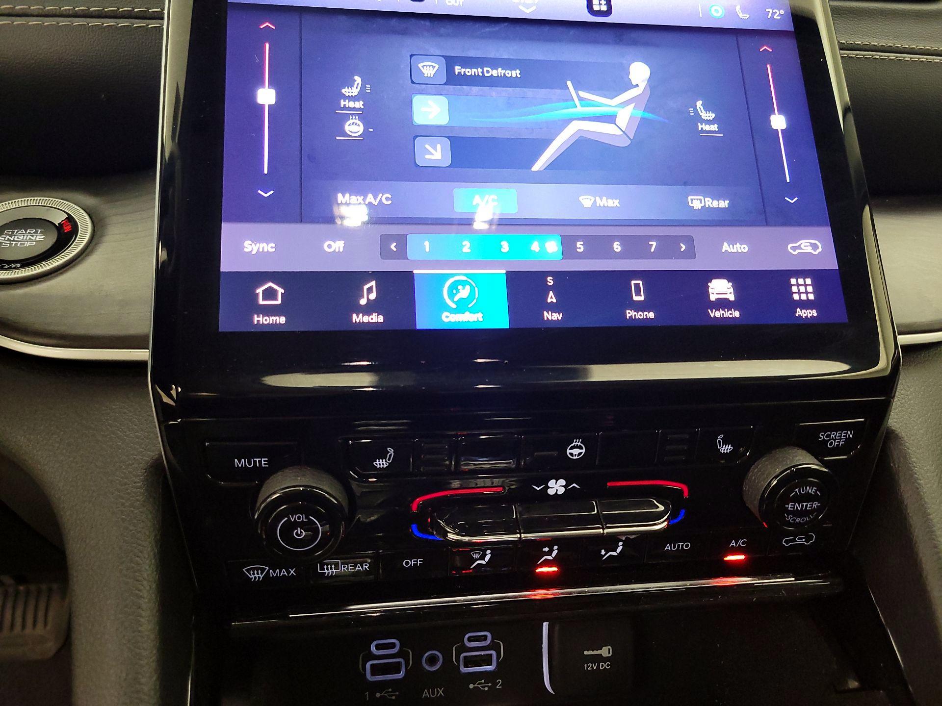 Thumbnail: 2022 Jeep Grand Cherokee - 16