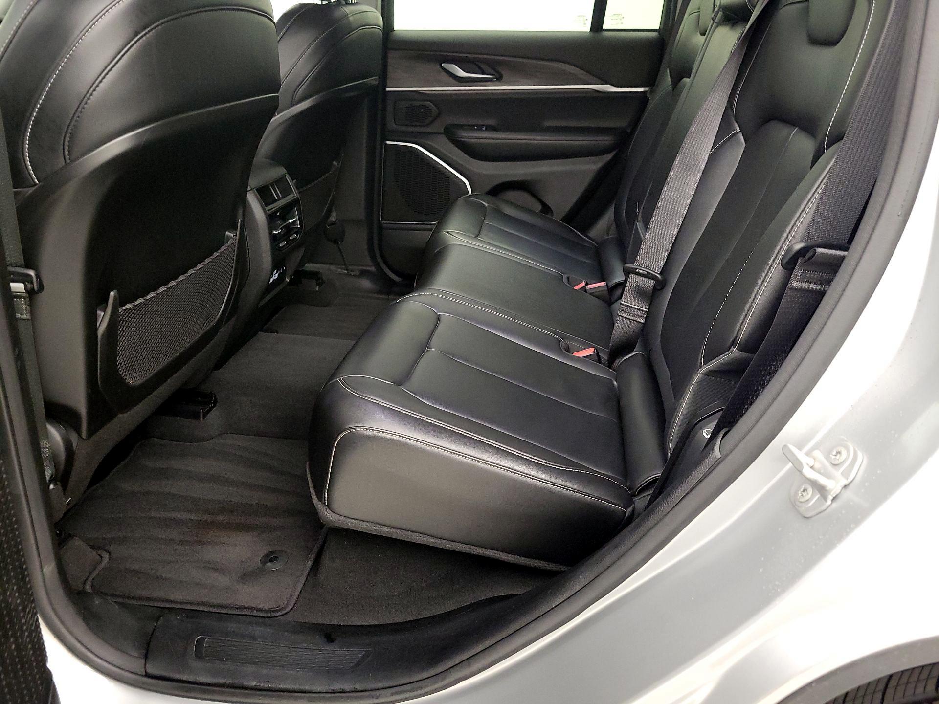 Thumbnail: 2022 Jeep Grand Cherokee - 20