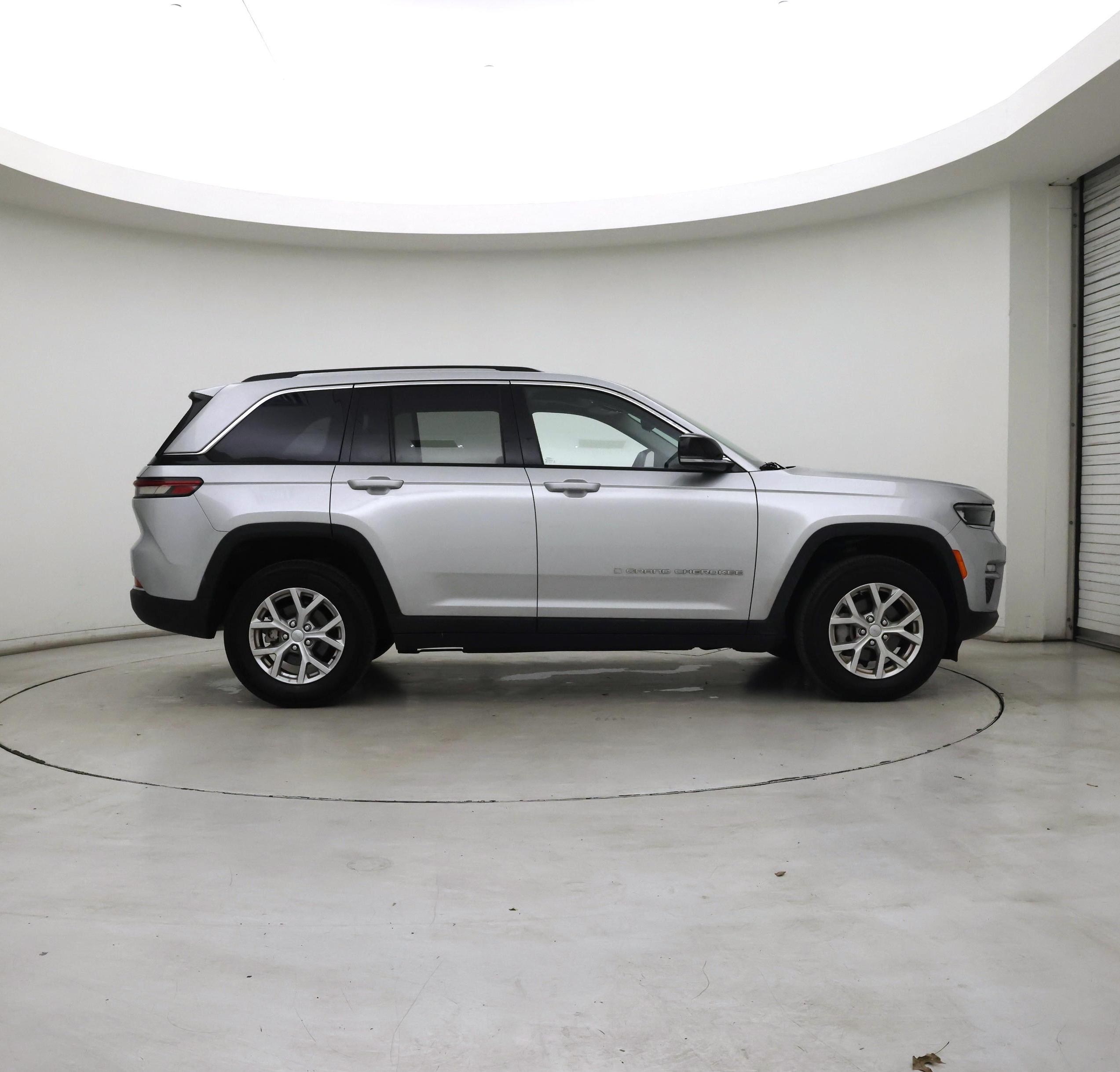 Thumbnail: 2022 Jeep Grand Cherokee - 7