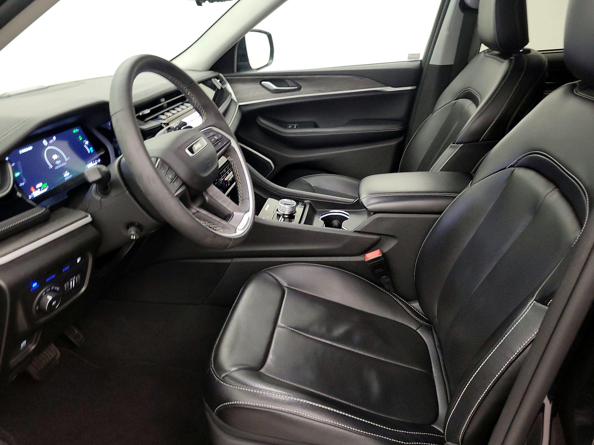 Thumbnail: 2023 Jeep Grand Cherokee - 11