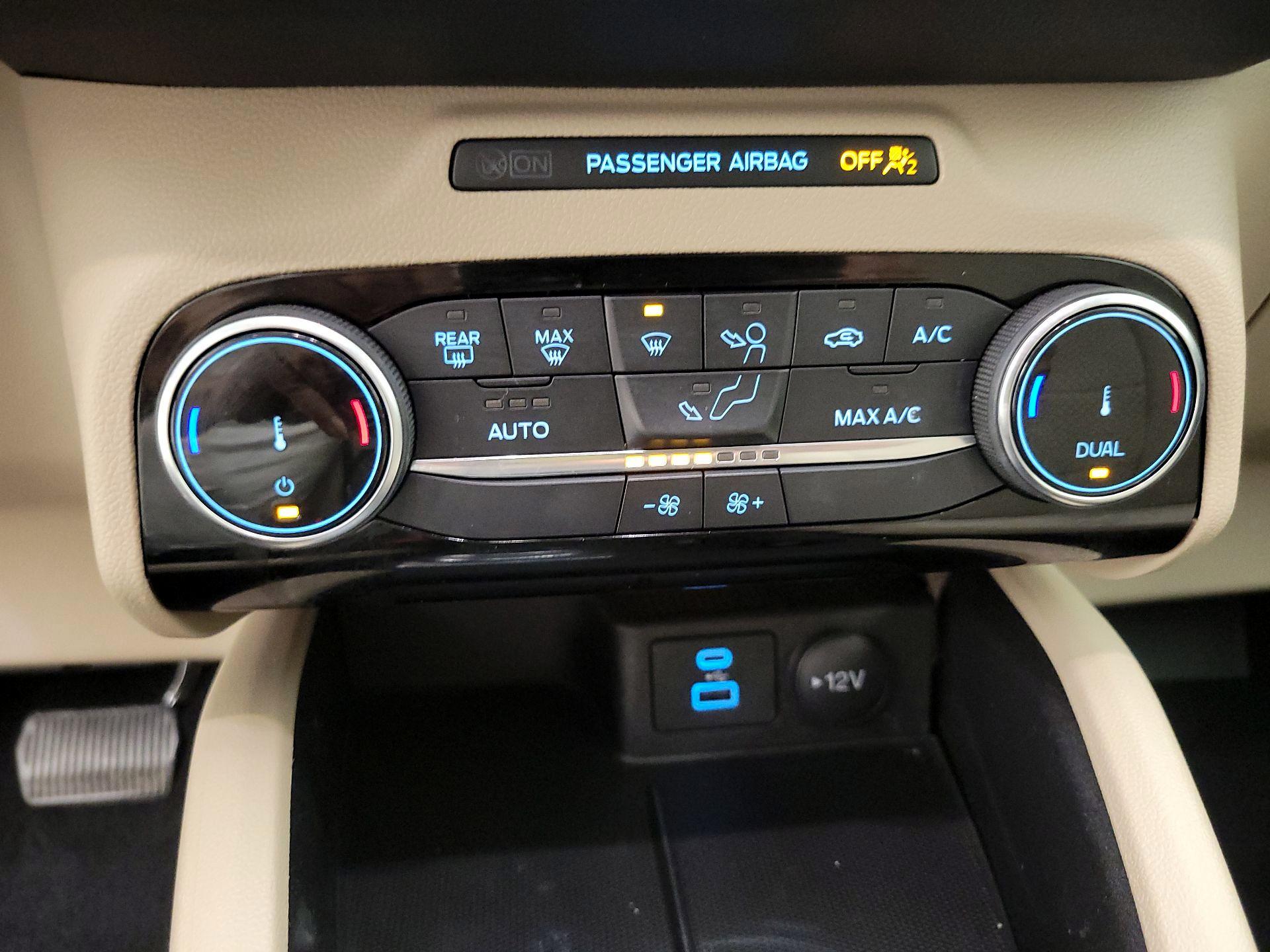 Thumbnail: 2022 Ford Escape - 16