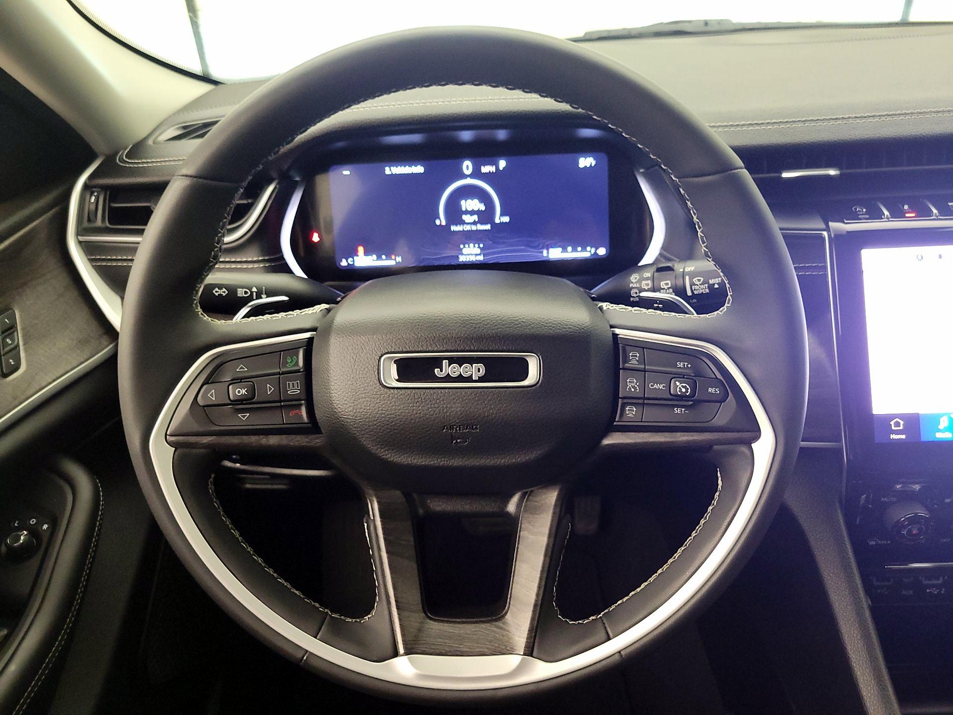 Thumbnail: 2023 Jeep Grand Cherokee - 10