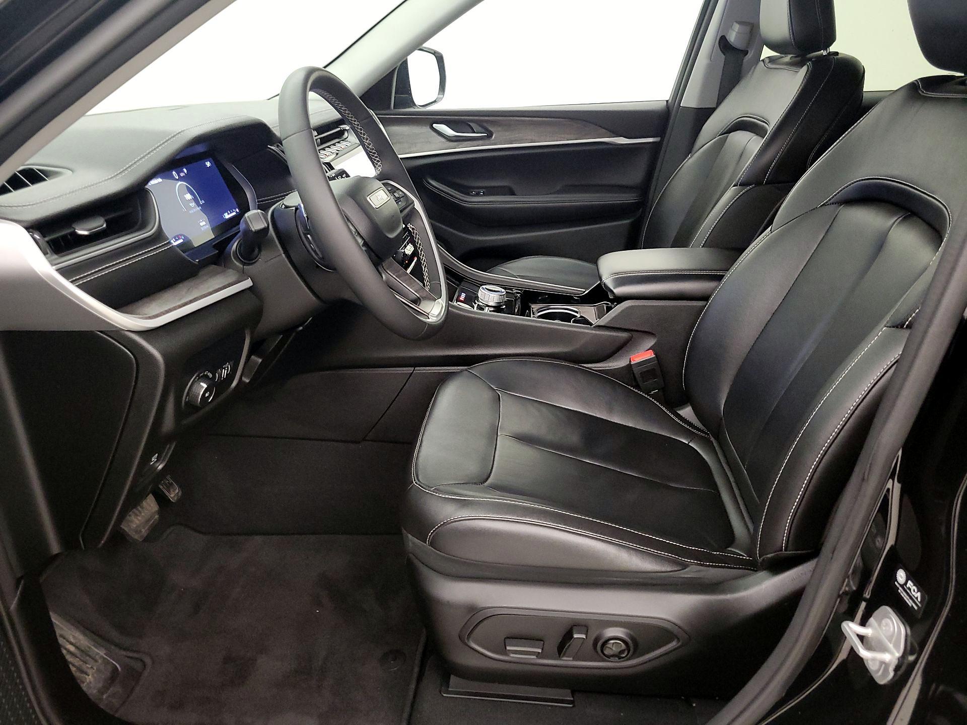 Thumbnail: 2023 Jeep Grand Cherokee - 11