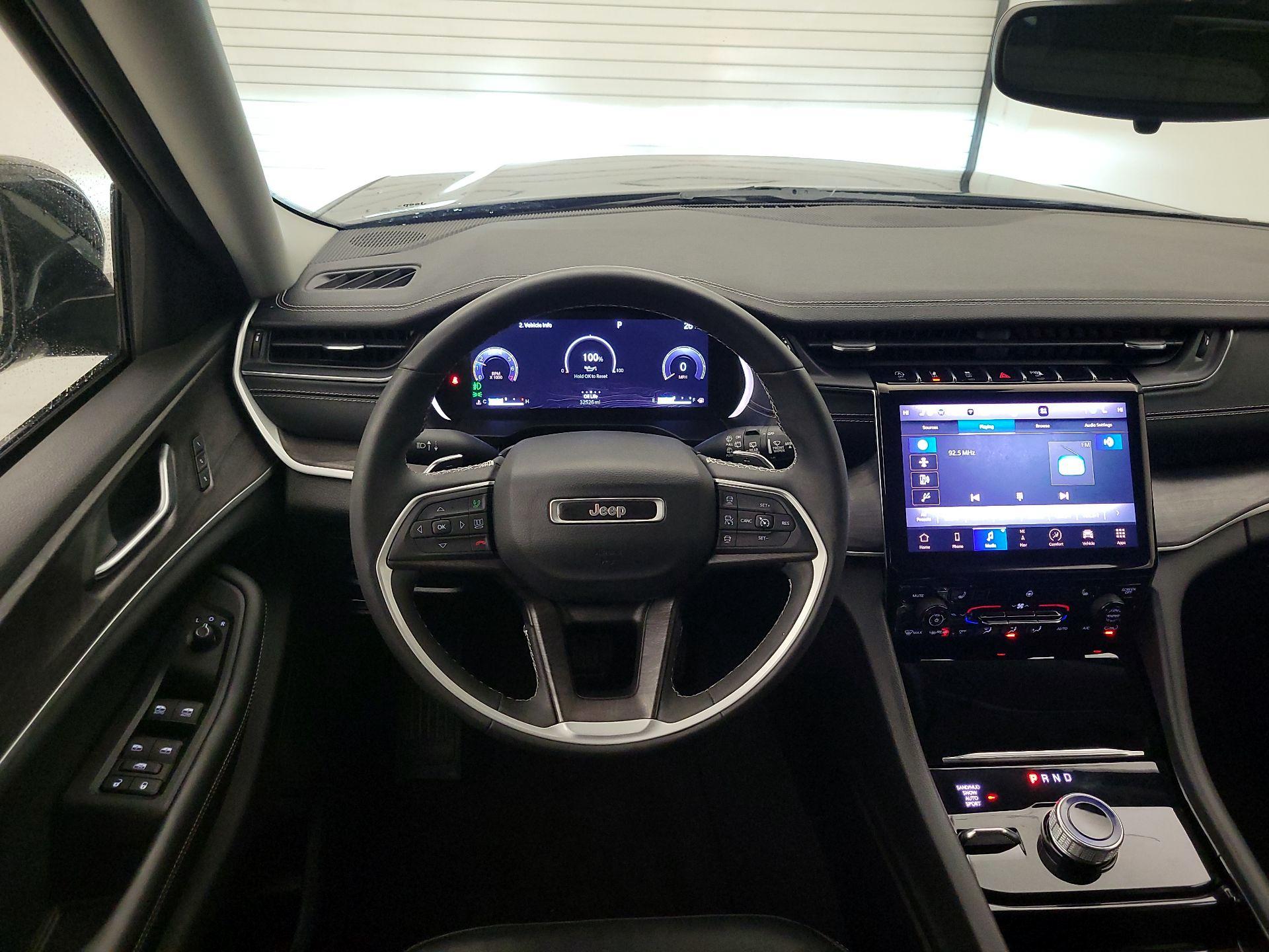 Thumbnail: 2023 Jeep Grand Cherokee - 10