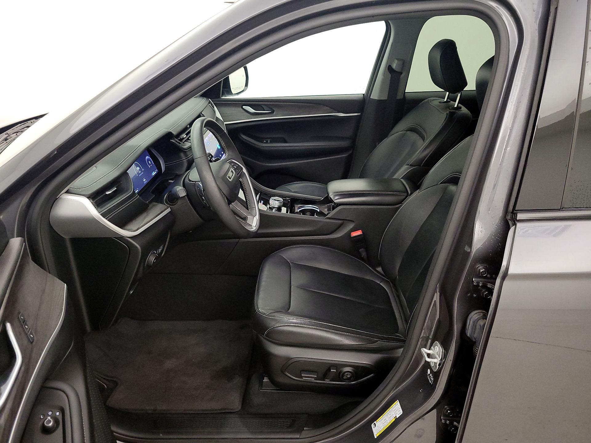 Thumbnail: 2023 Jeep Grand Cherokee - 11