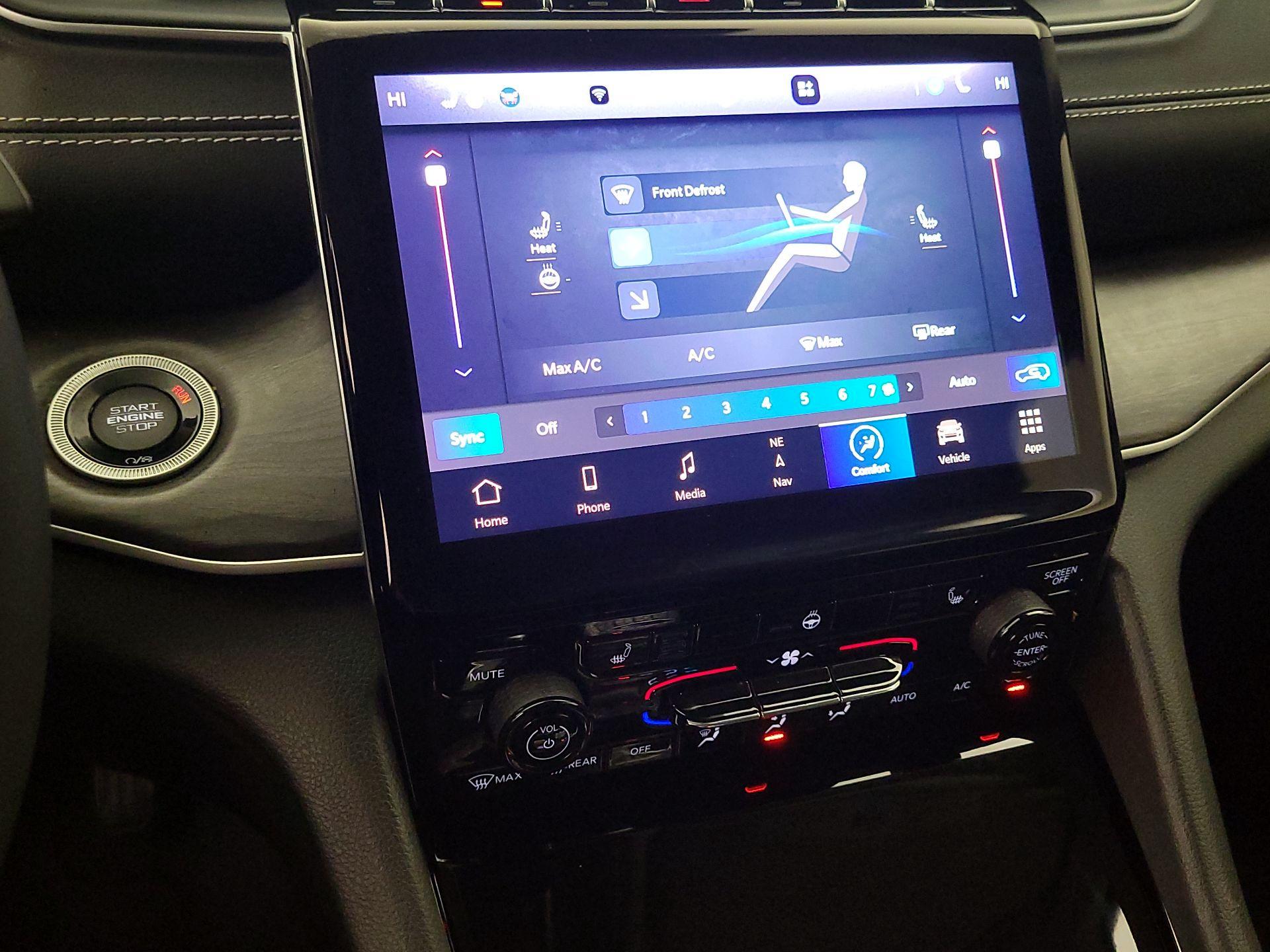 Thumbnail: 2023 Jeep Grand Cherokee - 16