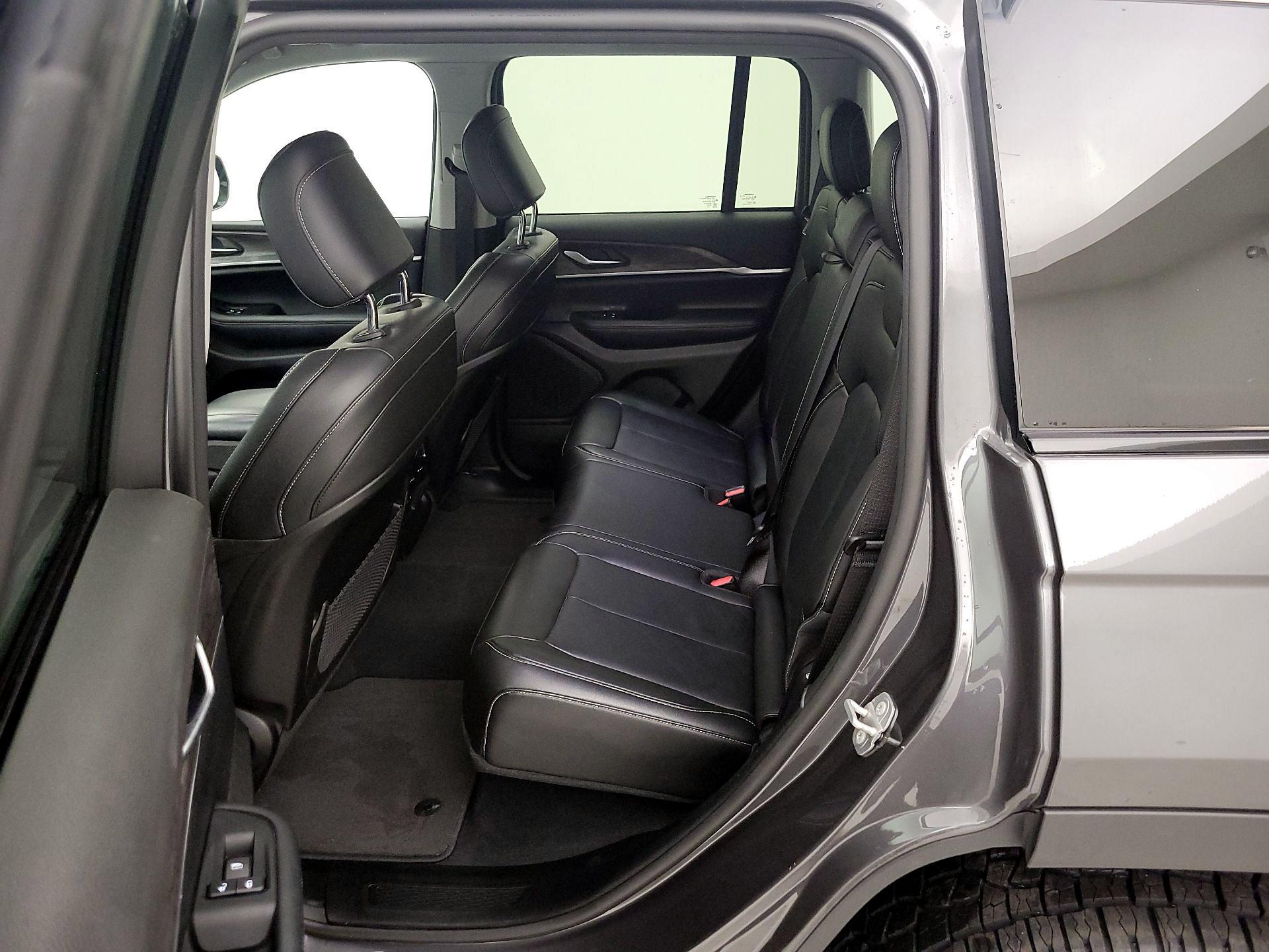 Thumbnail: 2023 Jeep Grand Cherokee - 19