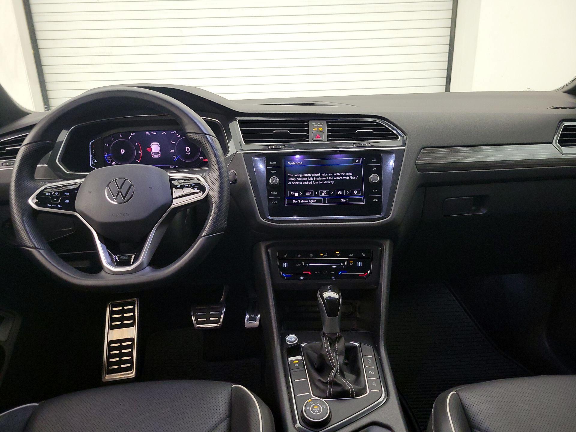 Thumbnail: 2022 Volkswagen Tiguan - 9