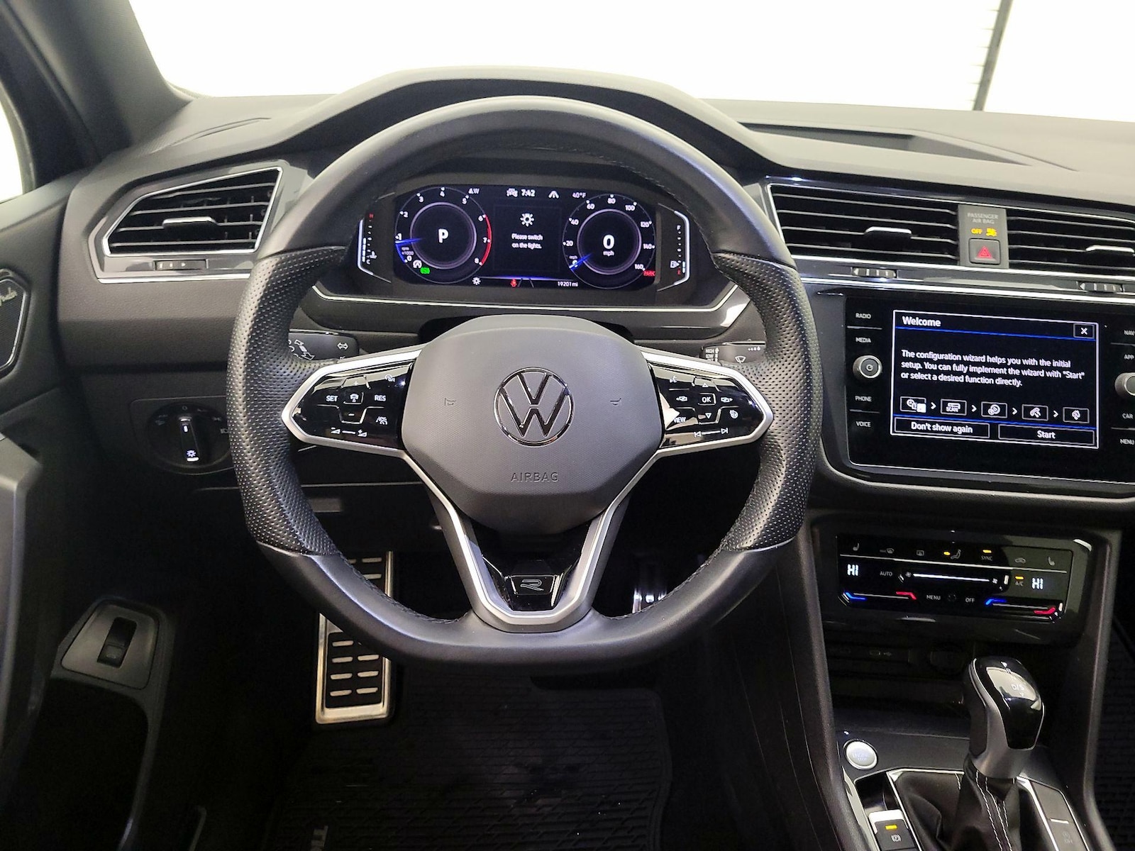 2022 Volkswagen Tiguan SEL R-LINE - Photo 11