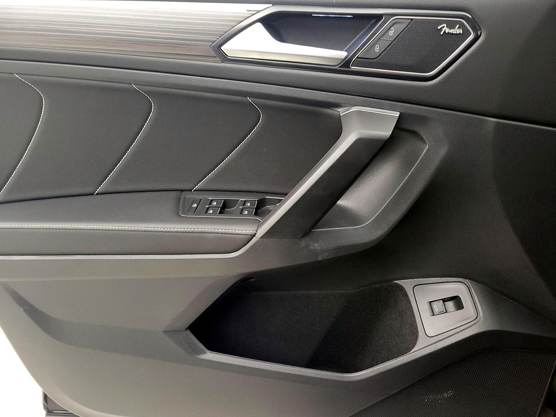 Thumbnail: 2022 Volkswagen Tiguan - 12