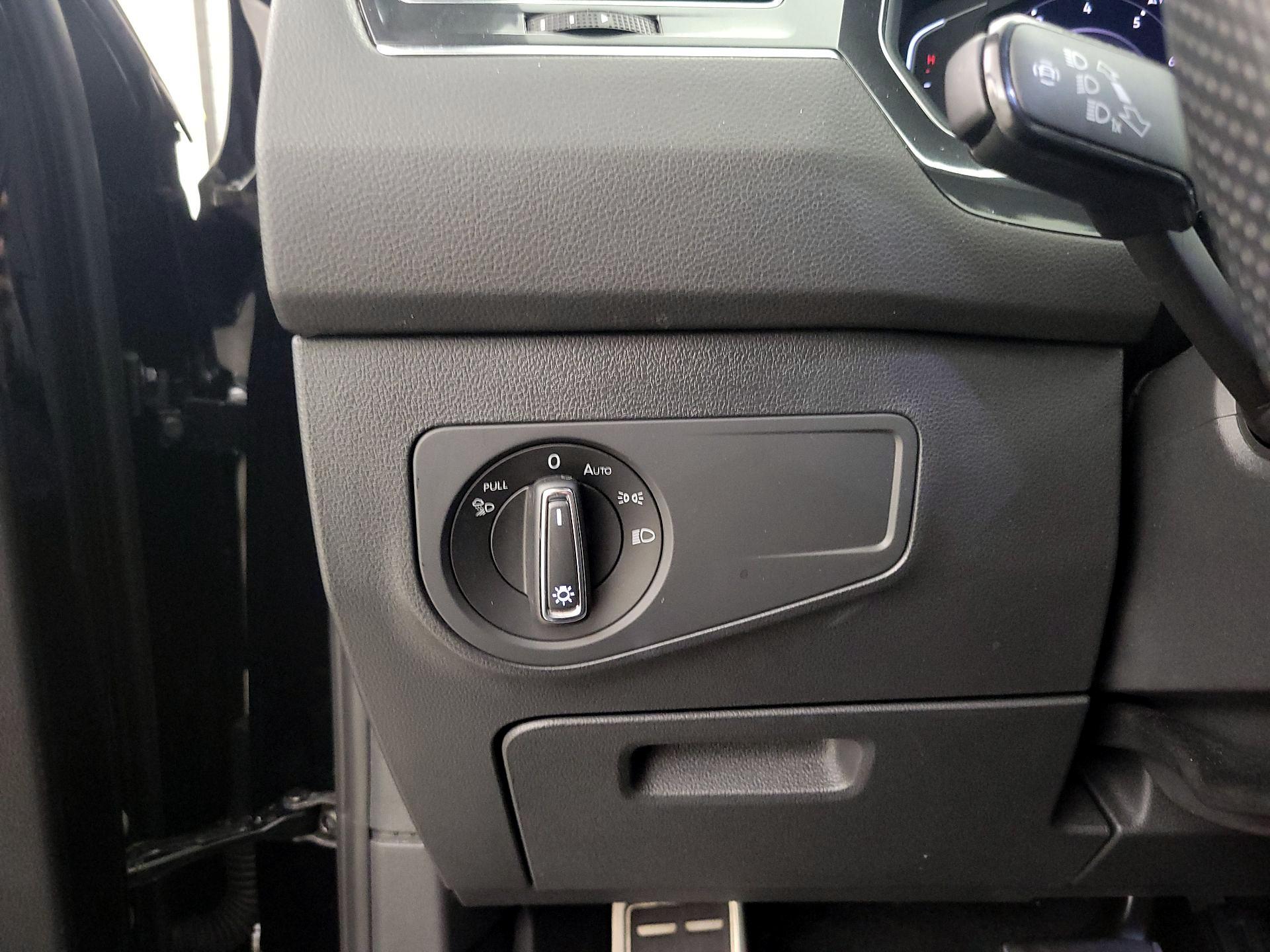 Thumbnail: 2022 Volkswagen Tiguan - 13