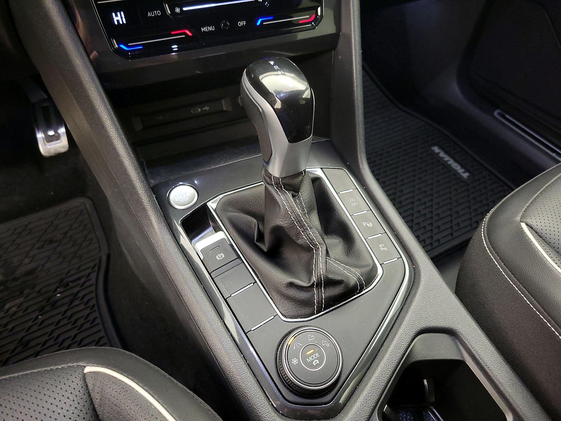 Thumbnail: 2022 Volkswagen Tiguan - 17