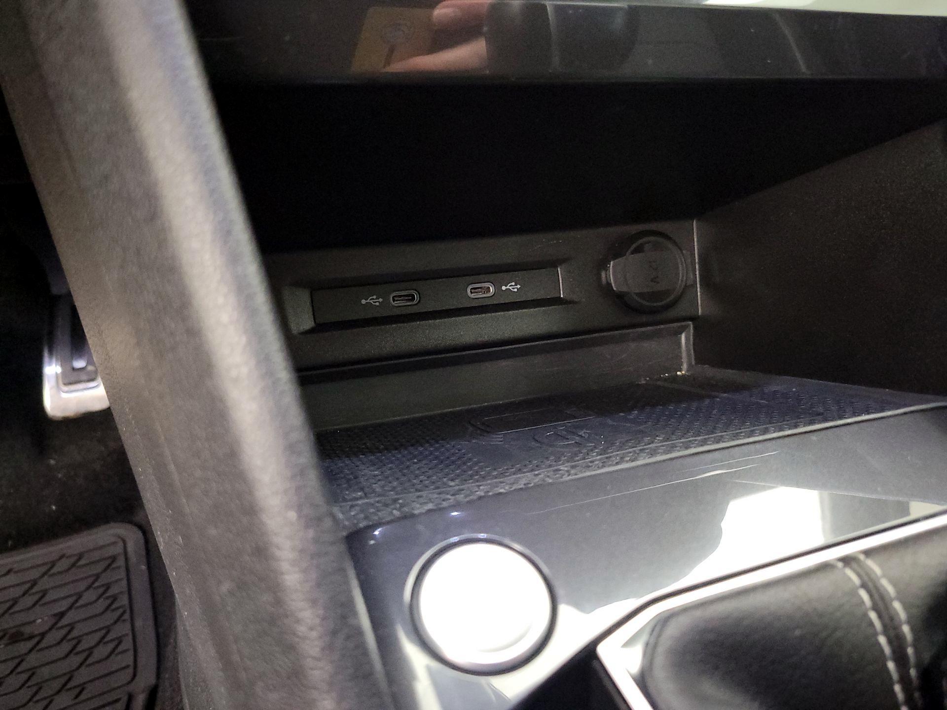 Thumbnail: 2022 Volkswagen Tiguan - 18