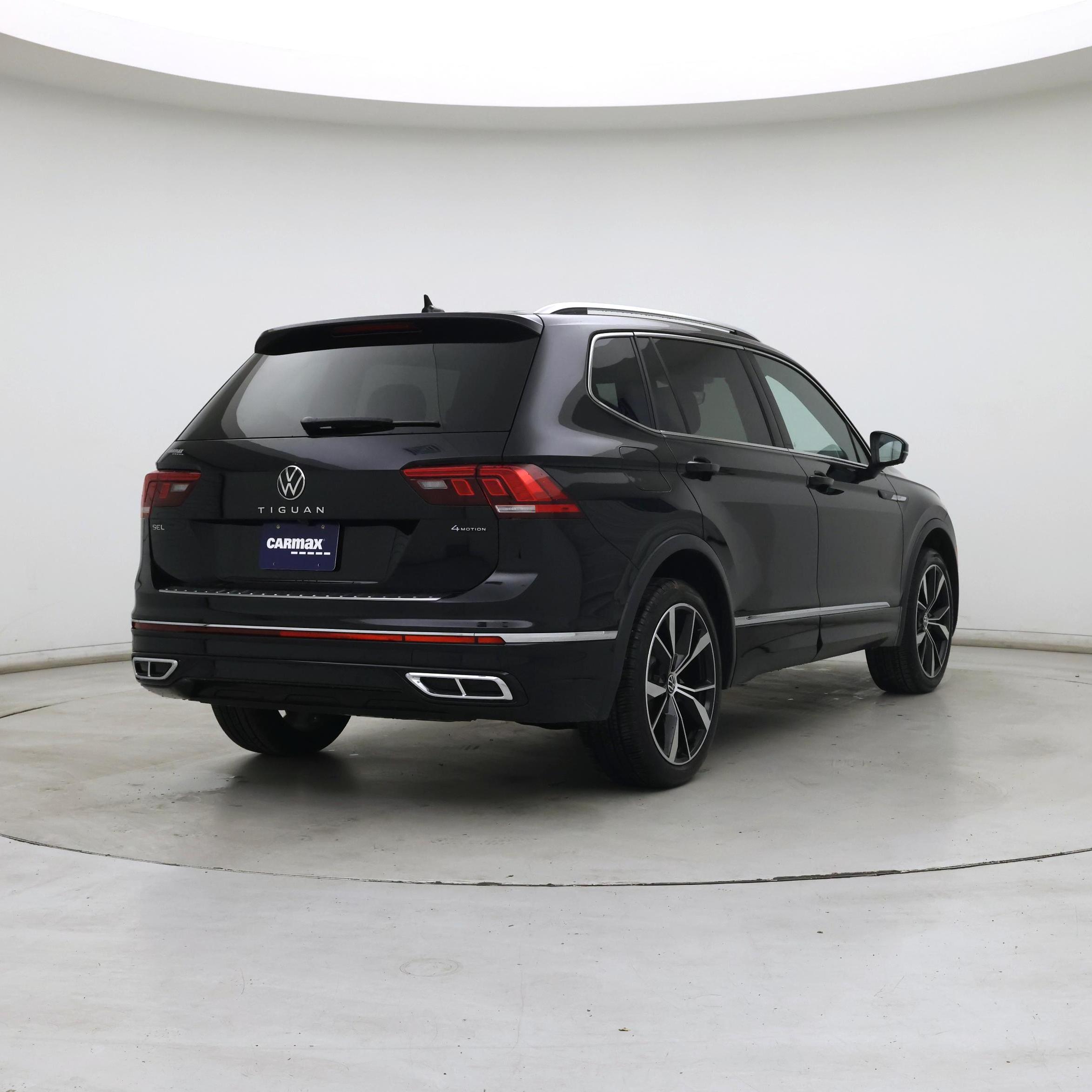 Thumbnail: 2022 Volkswagen Tiguan - 8