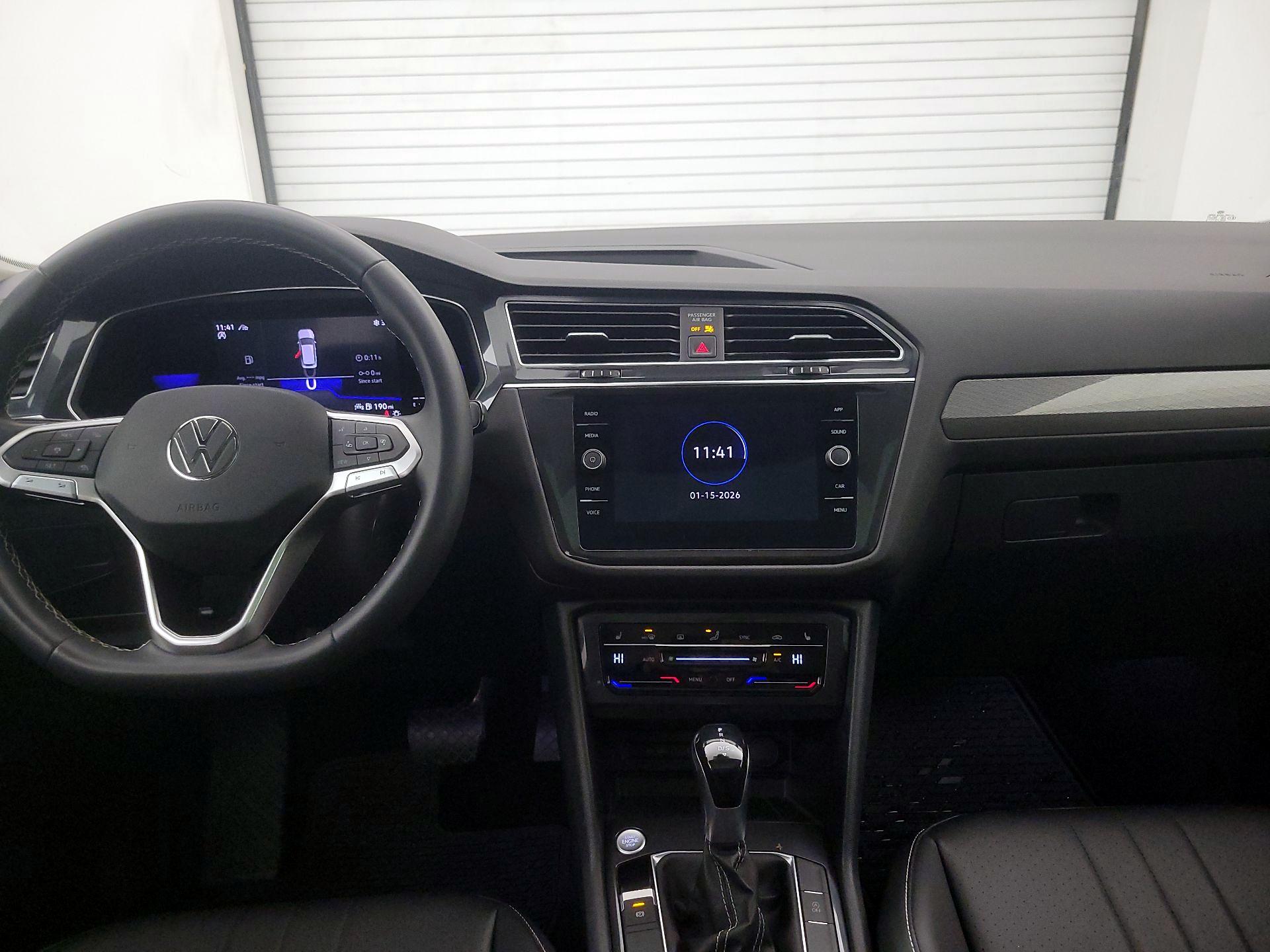 Thumbnail: 2022 Volkswagen Tiguan - 9