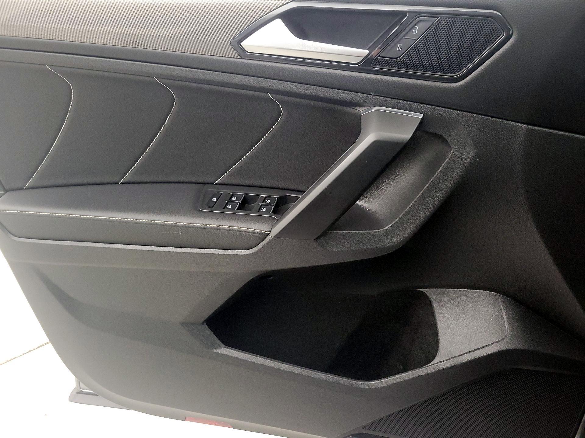 Thumbnail: 2022 Volkswagen Tiguan - 12