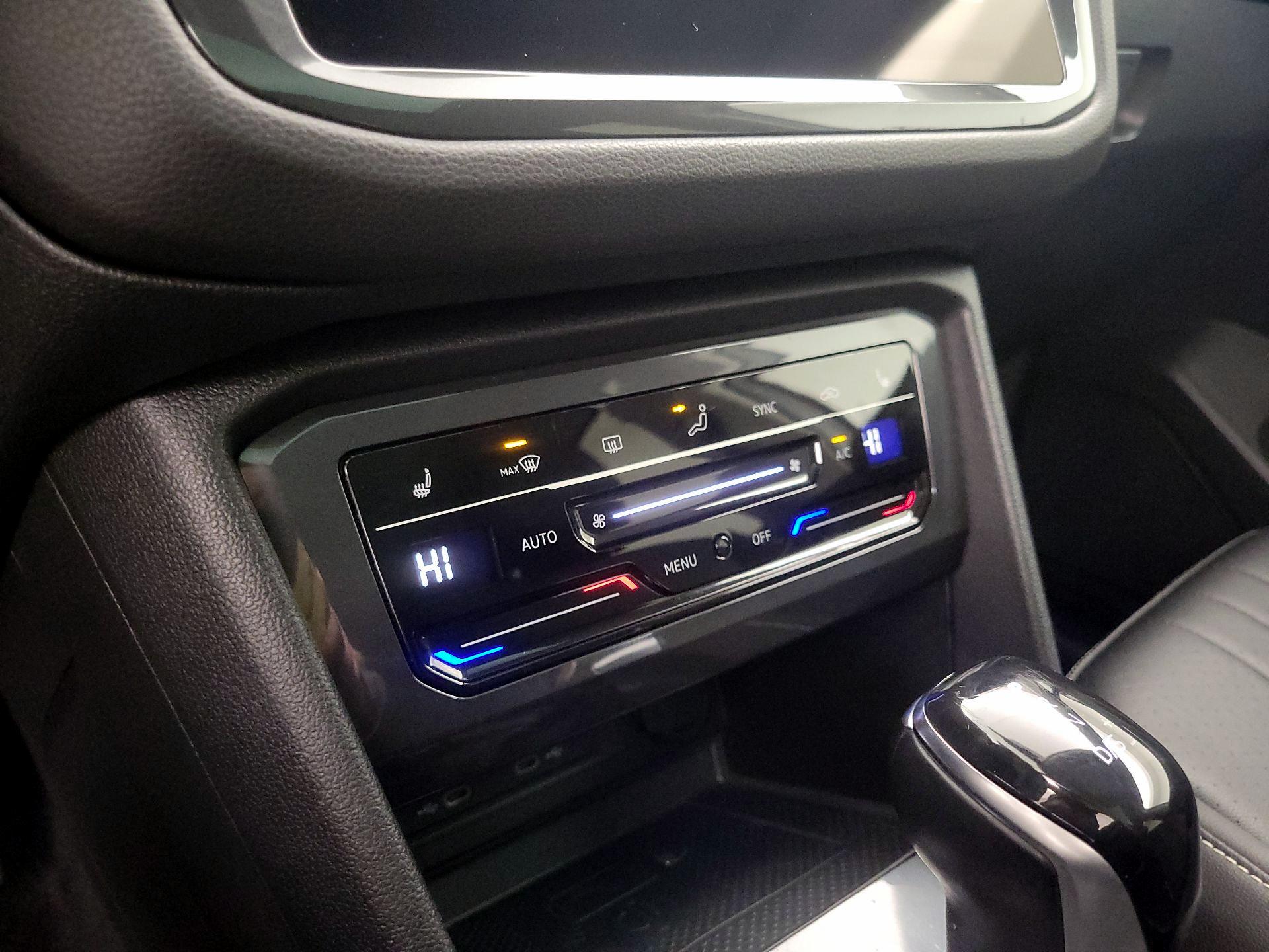 Thumbnail: 2022 Volkswagen Tiguan - 15