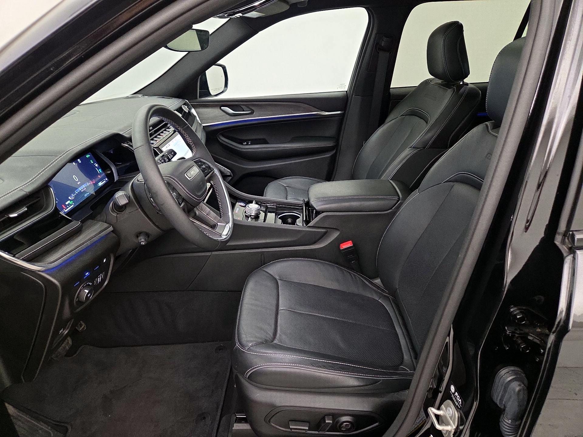 Thumbnail: 2023 Jeep Grand Cherokee - 11