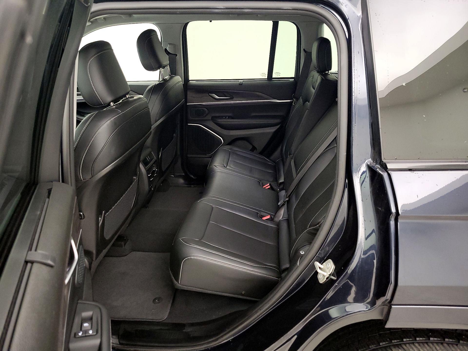 Thumbnail: 2023 Jeep Grand Cherokee - 19