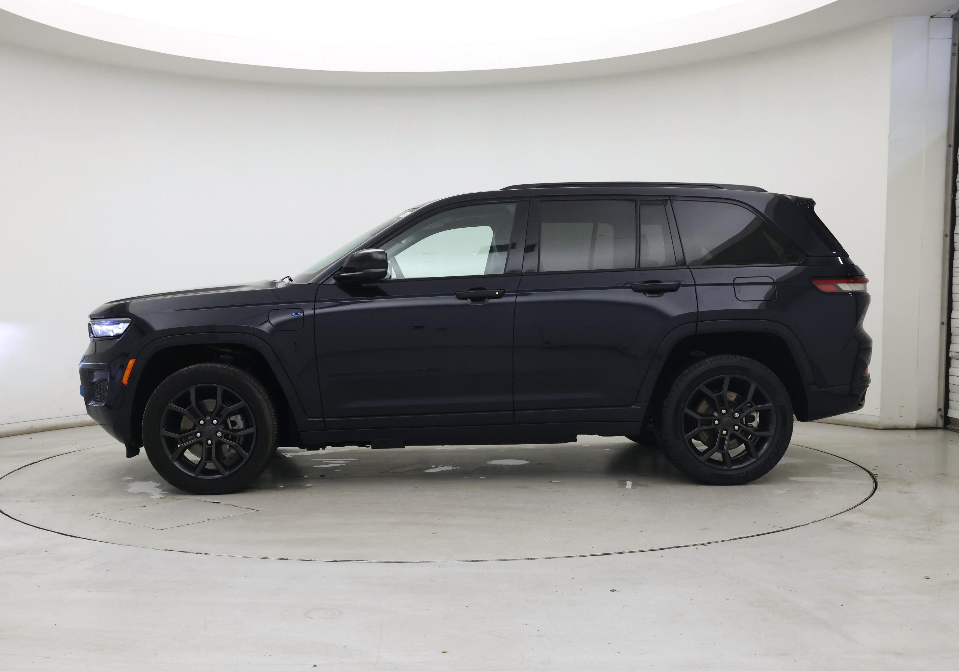 Thumbnail: 2023 Jeep Grand Cherokee - 3