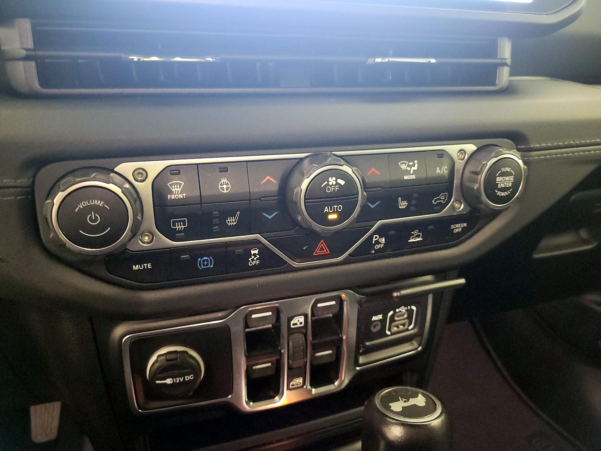 Thumbnail: 2024 Jeep Wrangler - 16