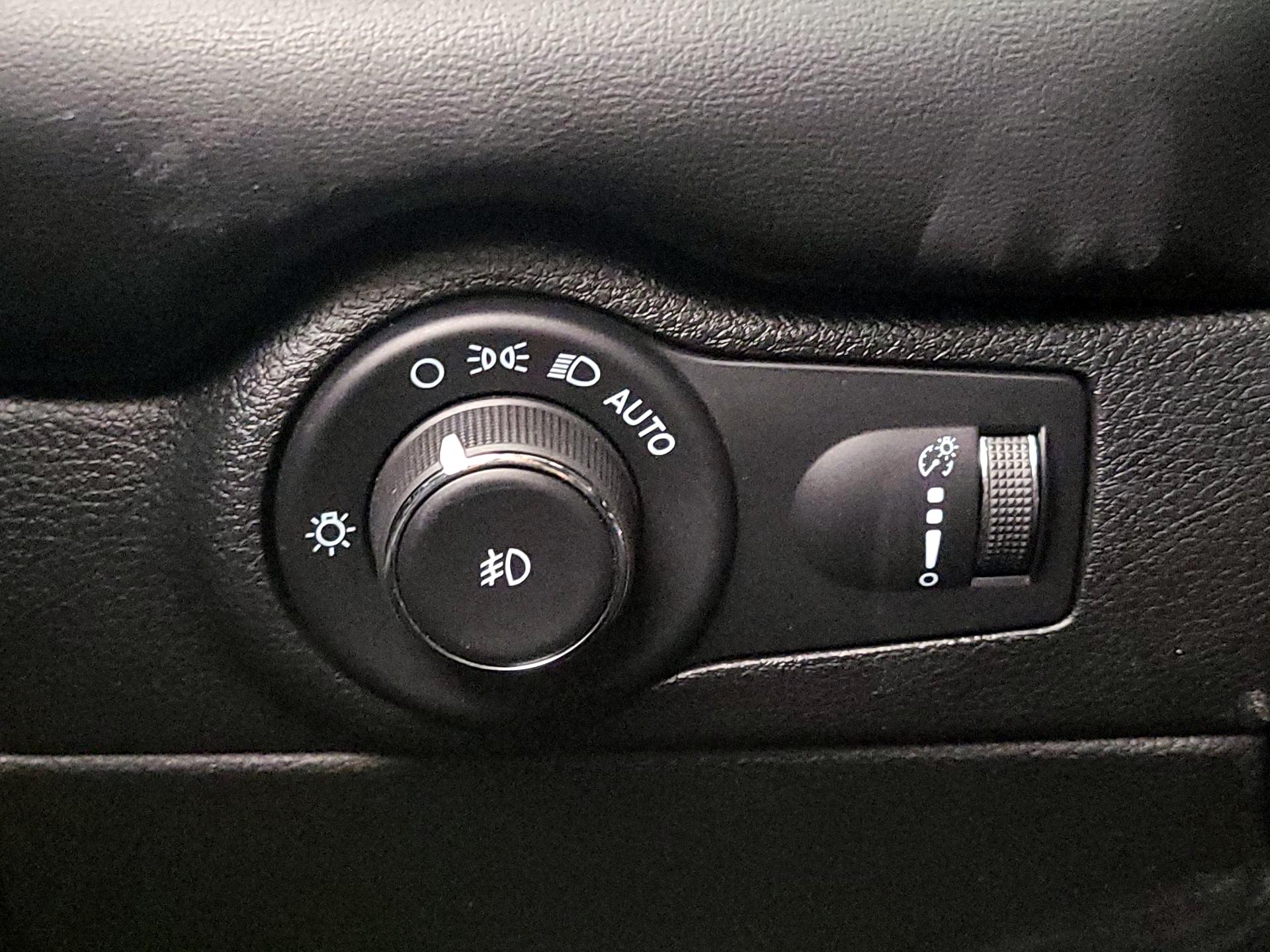 Thumbnail: 2022 Dodge Durango - 13