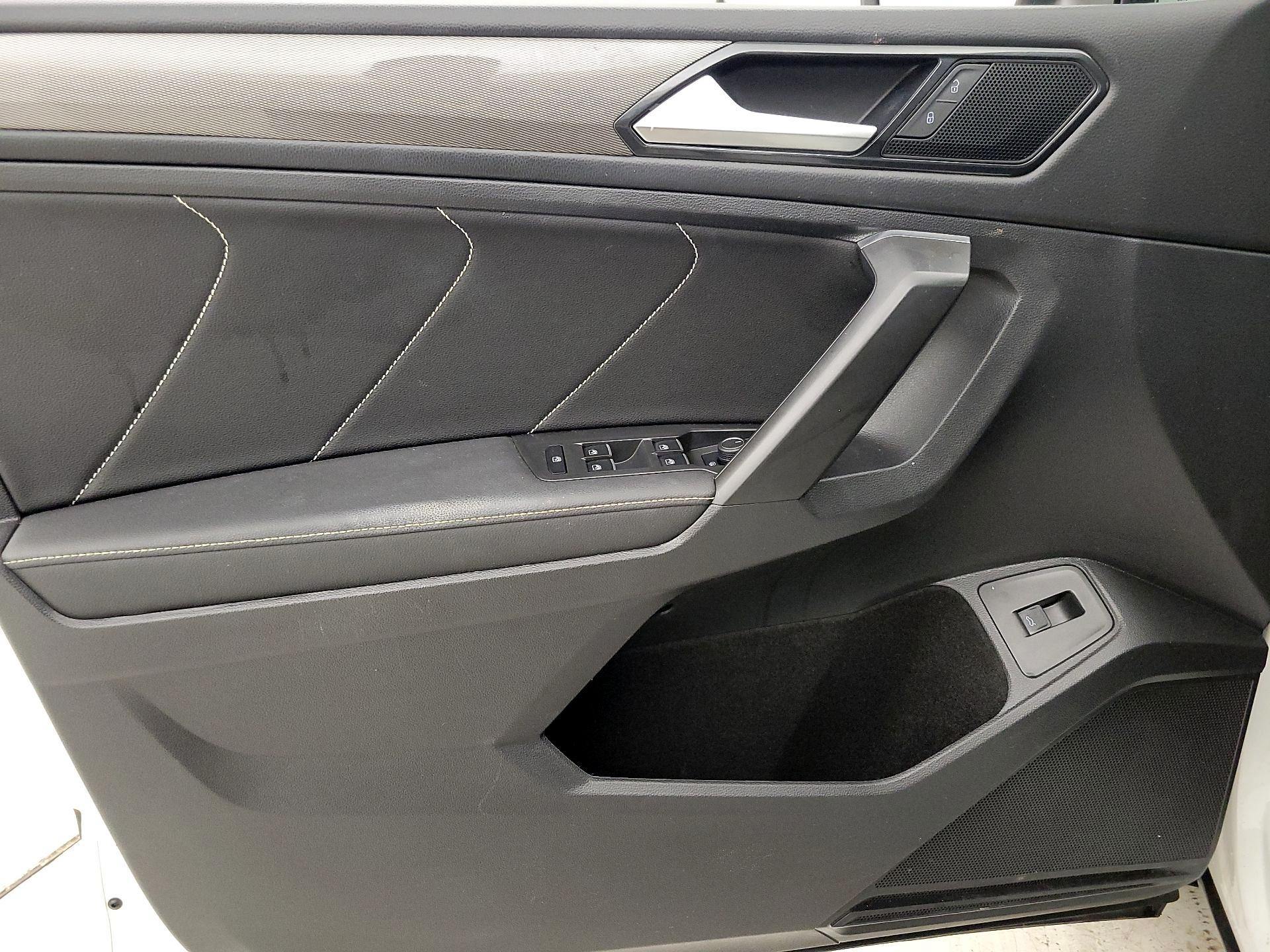 Thumbnail: 2022 Volkswagen Tiguan - 12