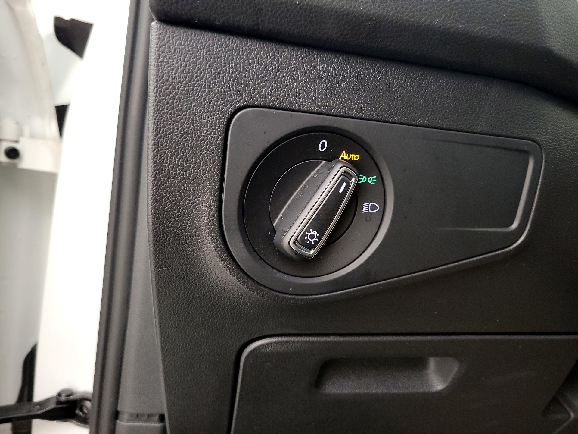 Thumbnail: 2022 Volkswagen Tiguan - 13