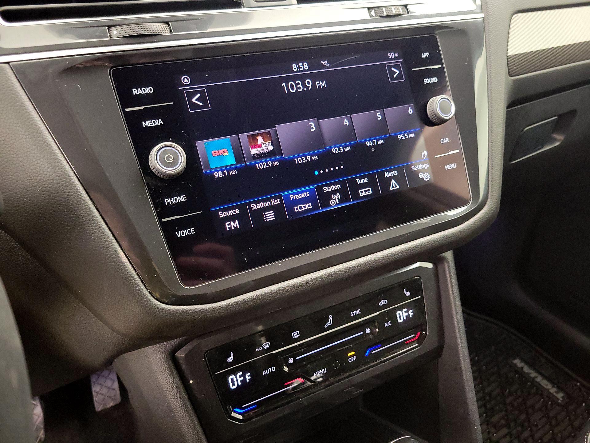 Thumbnail: 2022 Volkswagen Tiguan - 15