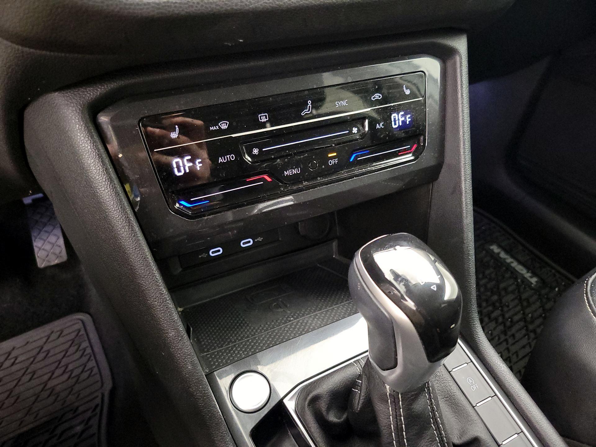 Thumbnail: 2022 Volkswagen Tiguan - 16