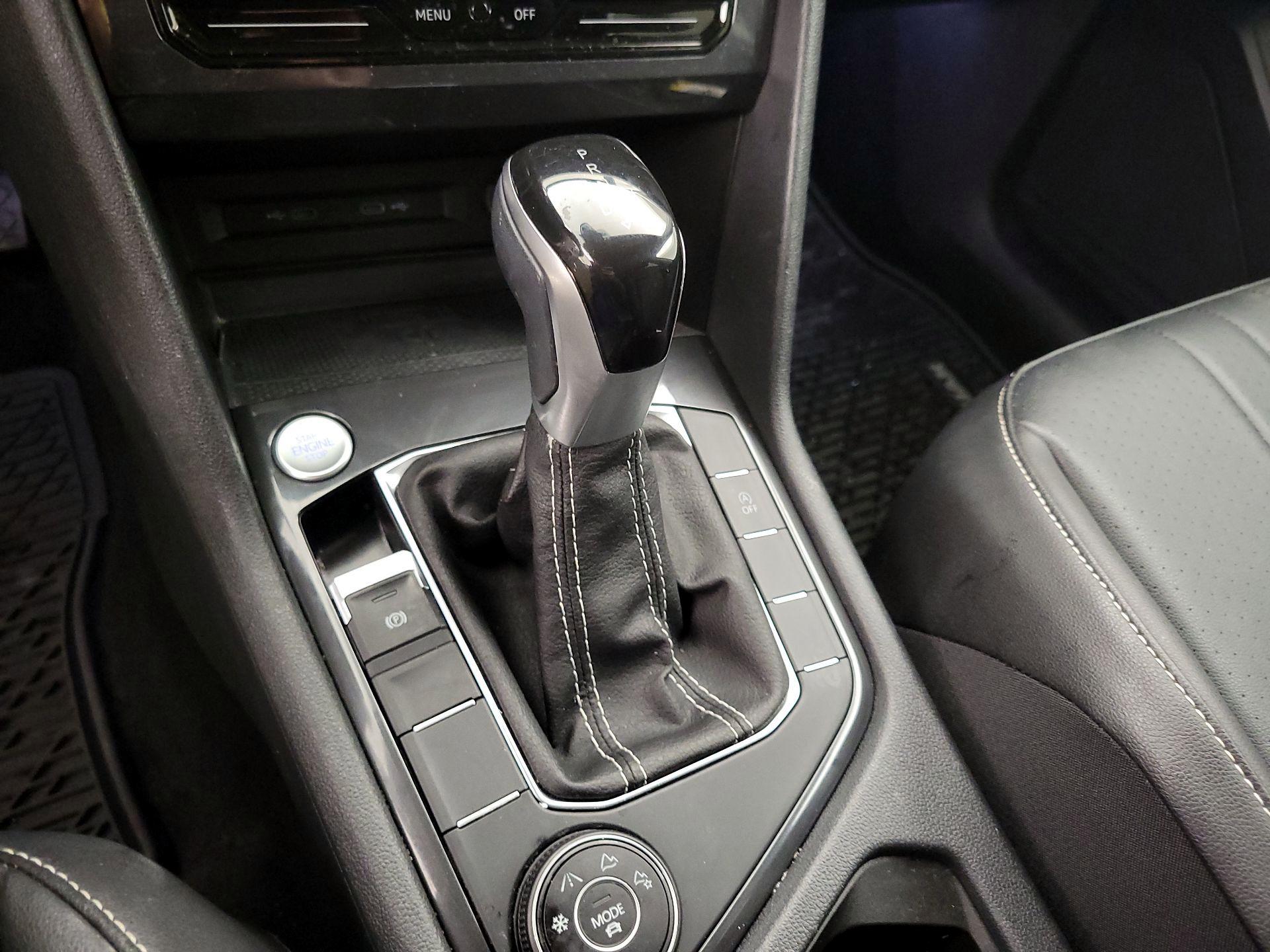 Thumbnail: 2022 Volkswagen Tiguan - 17