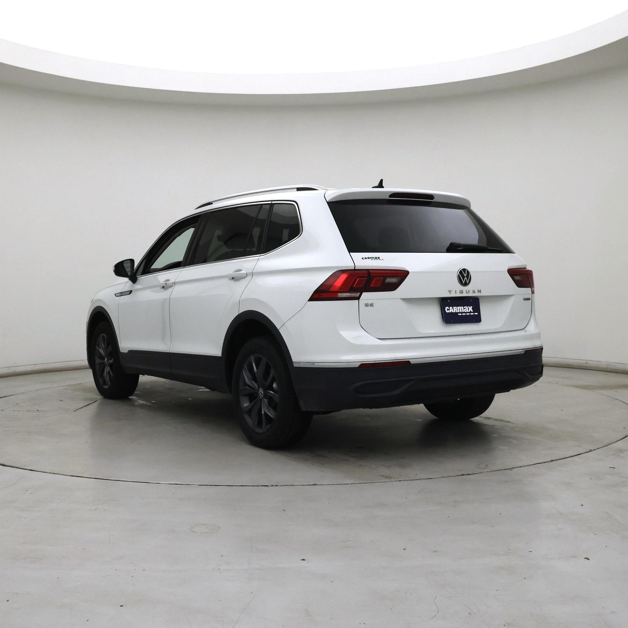 Thumbnail: 2022 Volkswagen Tiguan - 2