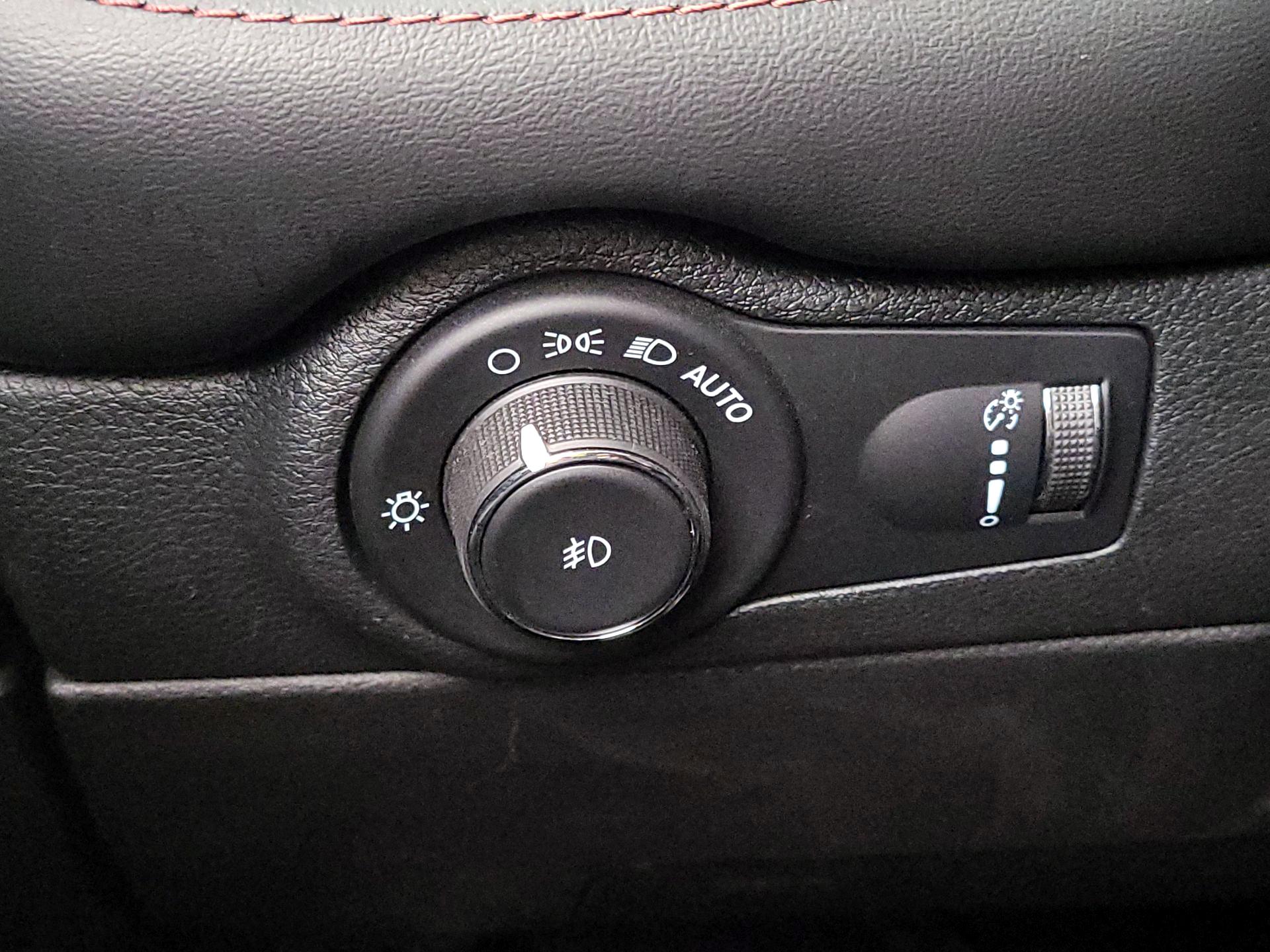 Thumbnail: 2022 Dodge Durango - 13