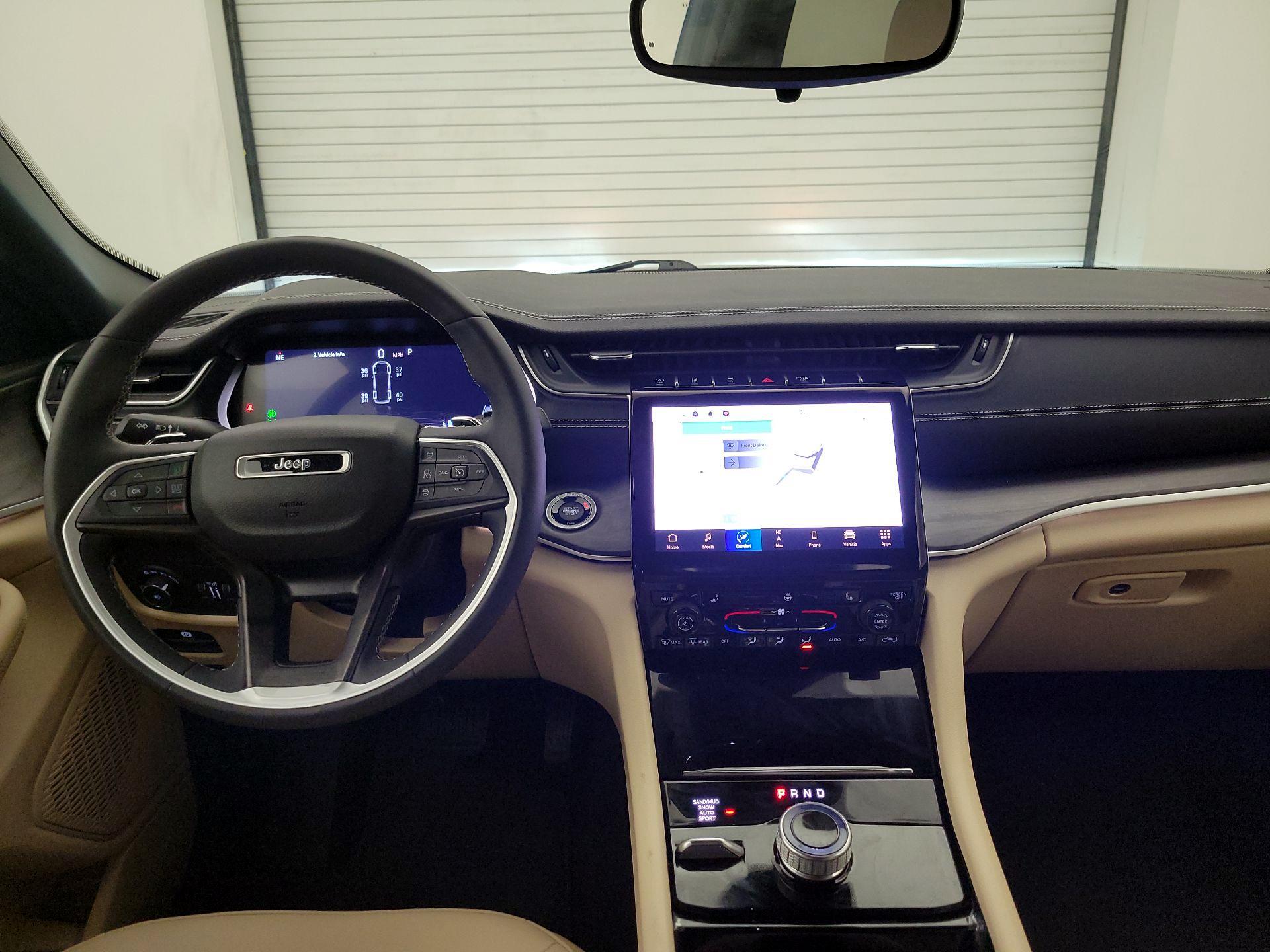 Thumbnail: 2023 Jeep Grand Cherokee L - 9