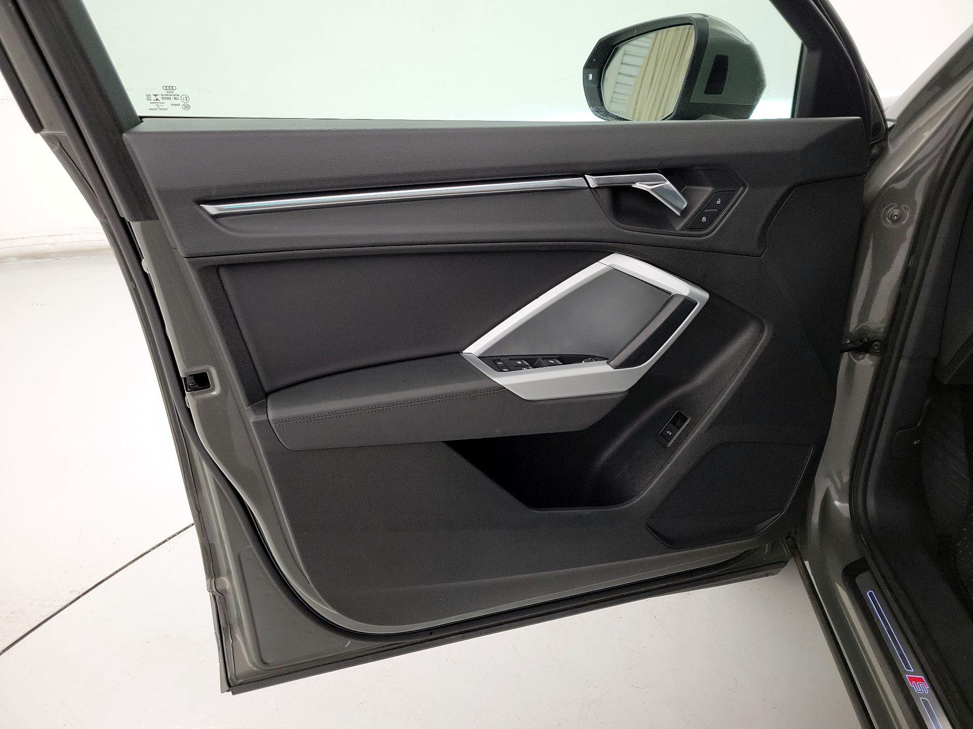 Thumbnail: 2021 Audi Q3 - 12