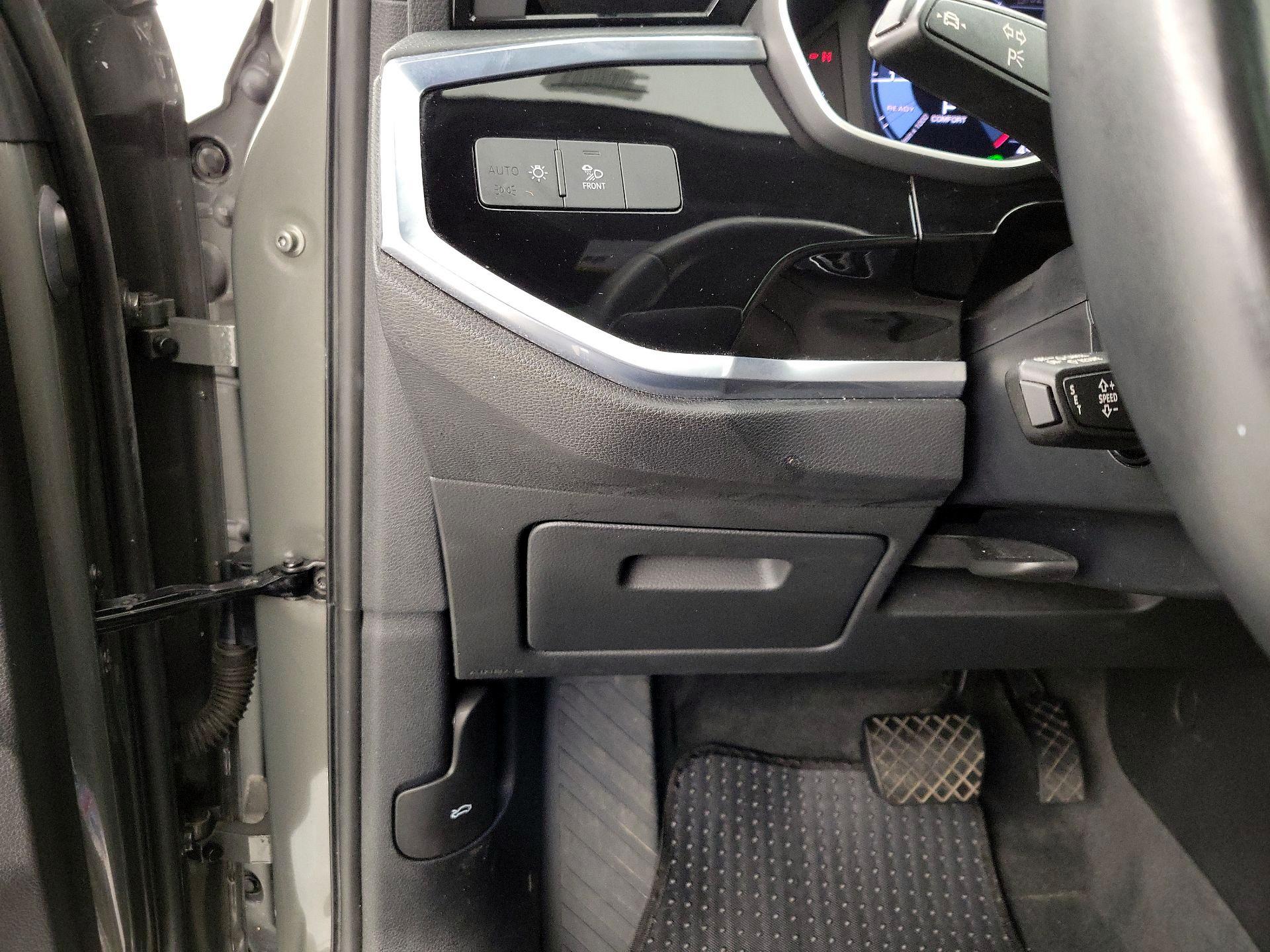 Thumbnail: 2021 Audi Q3 - 13