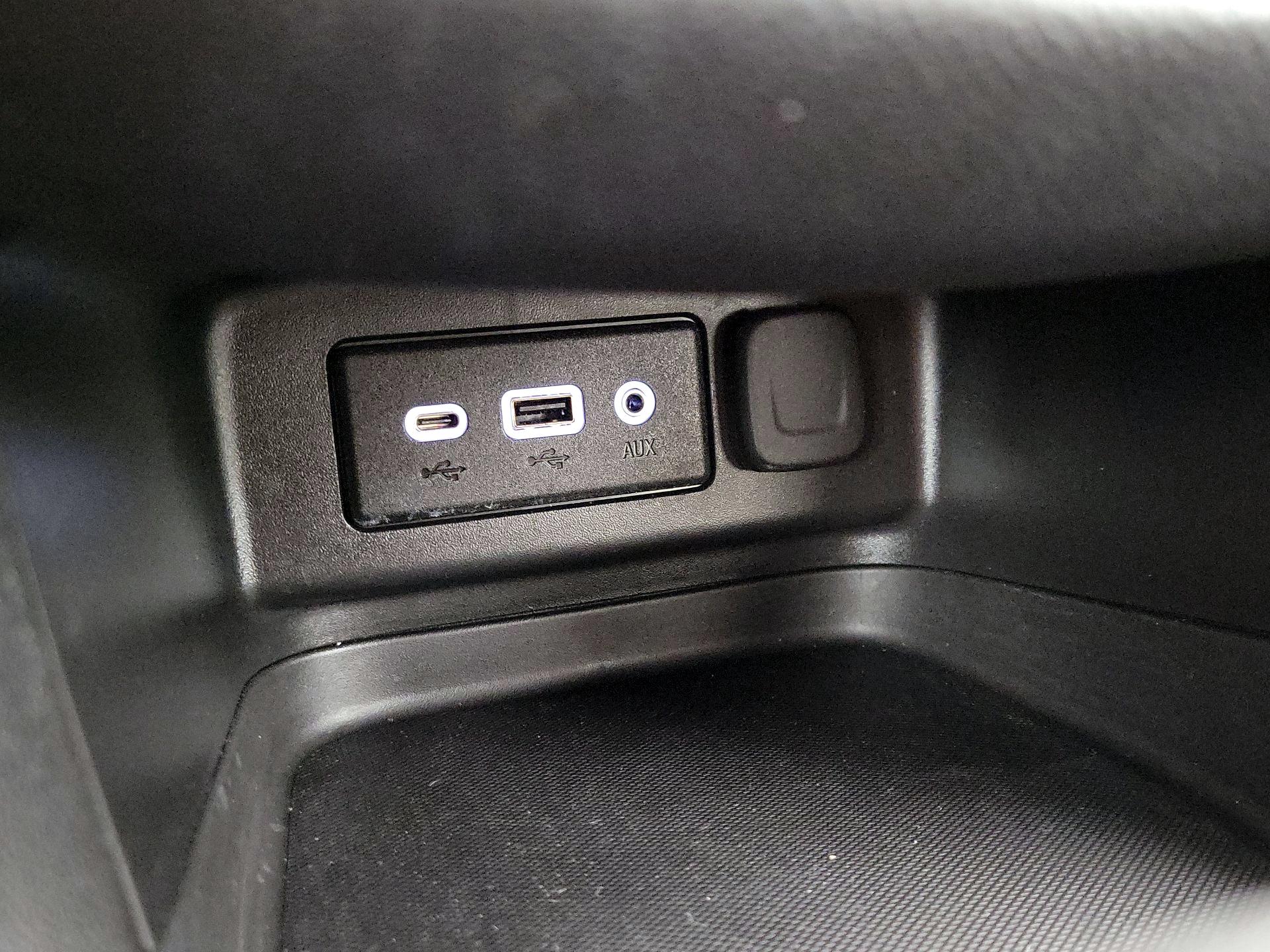 Thumbnail: 2023 Chevrolet Equinox - 18