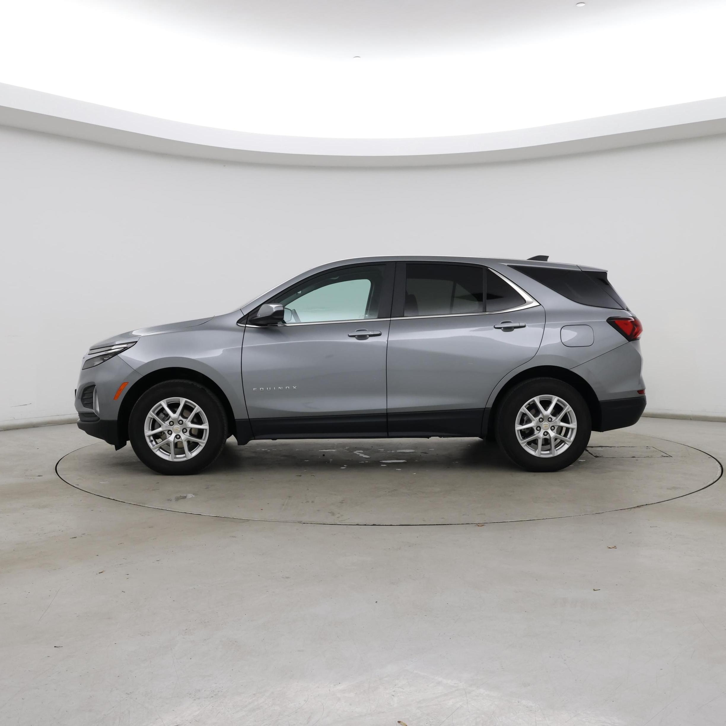 Thumbnail: 2023 Chevrolet Equinox - 3