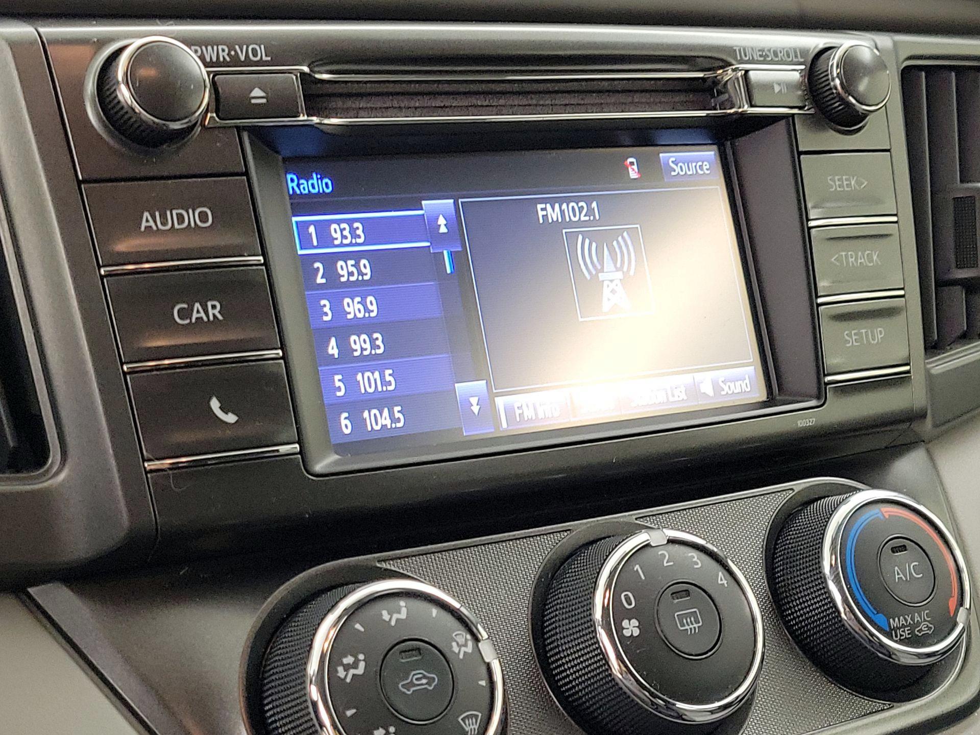 Thumbnail: 2015 Toyota RAV4 - 15