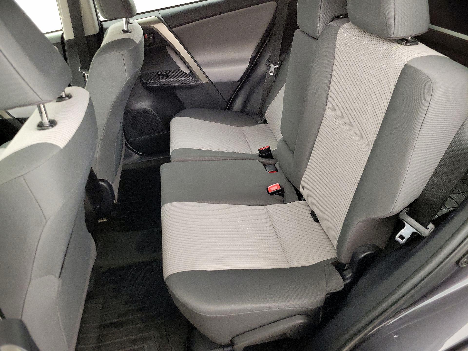 Thumbnail: 2015 Toyota RAV4 - 19