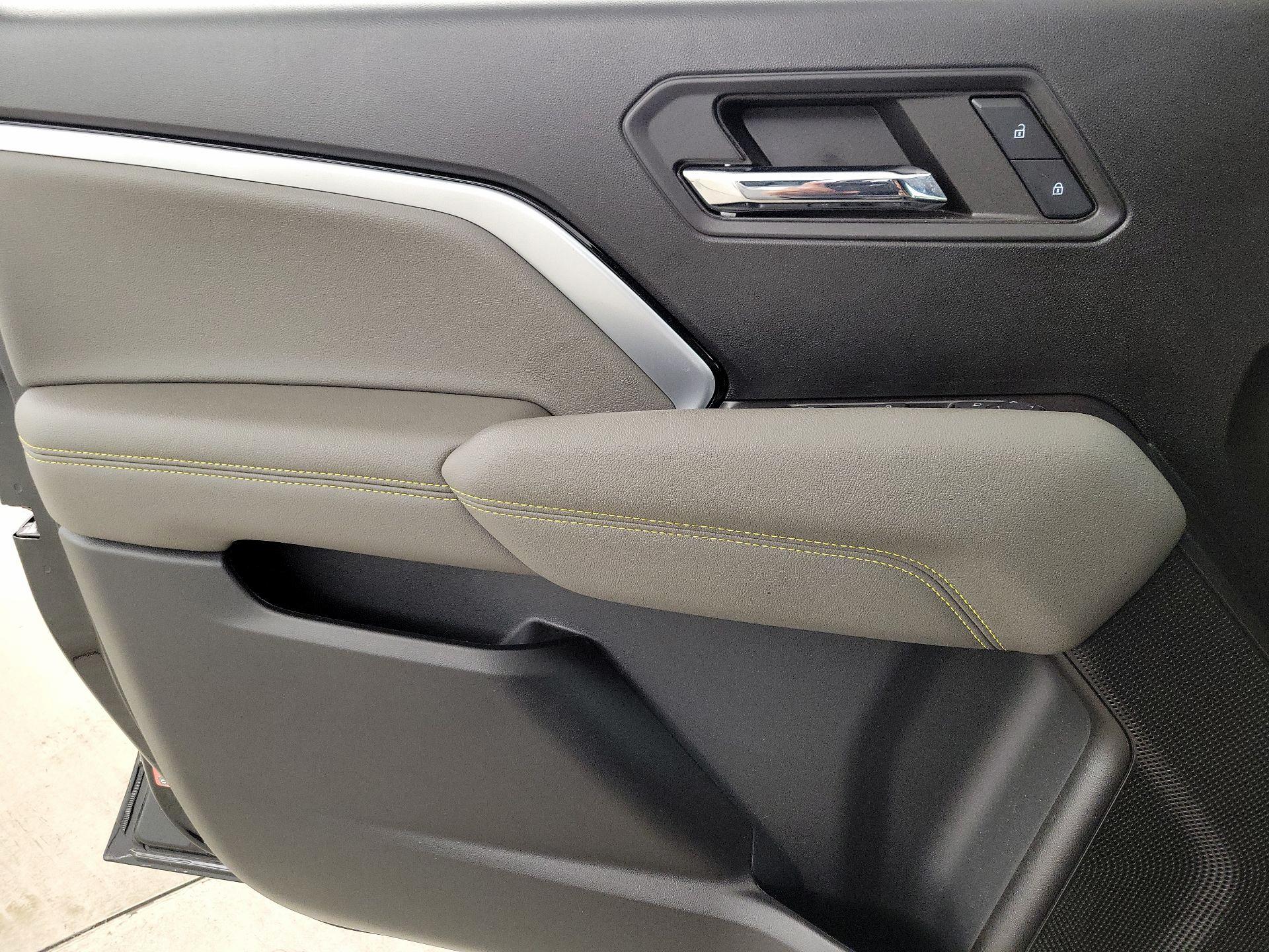 Thumbnail: 2024 Chevrolet Colorado - 12