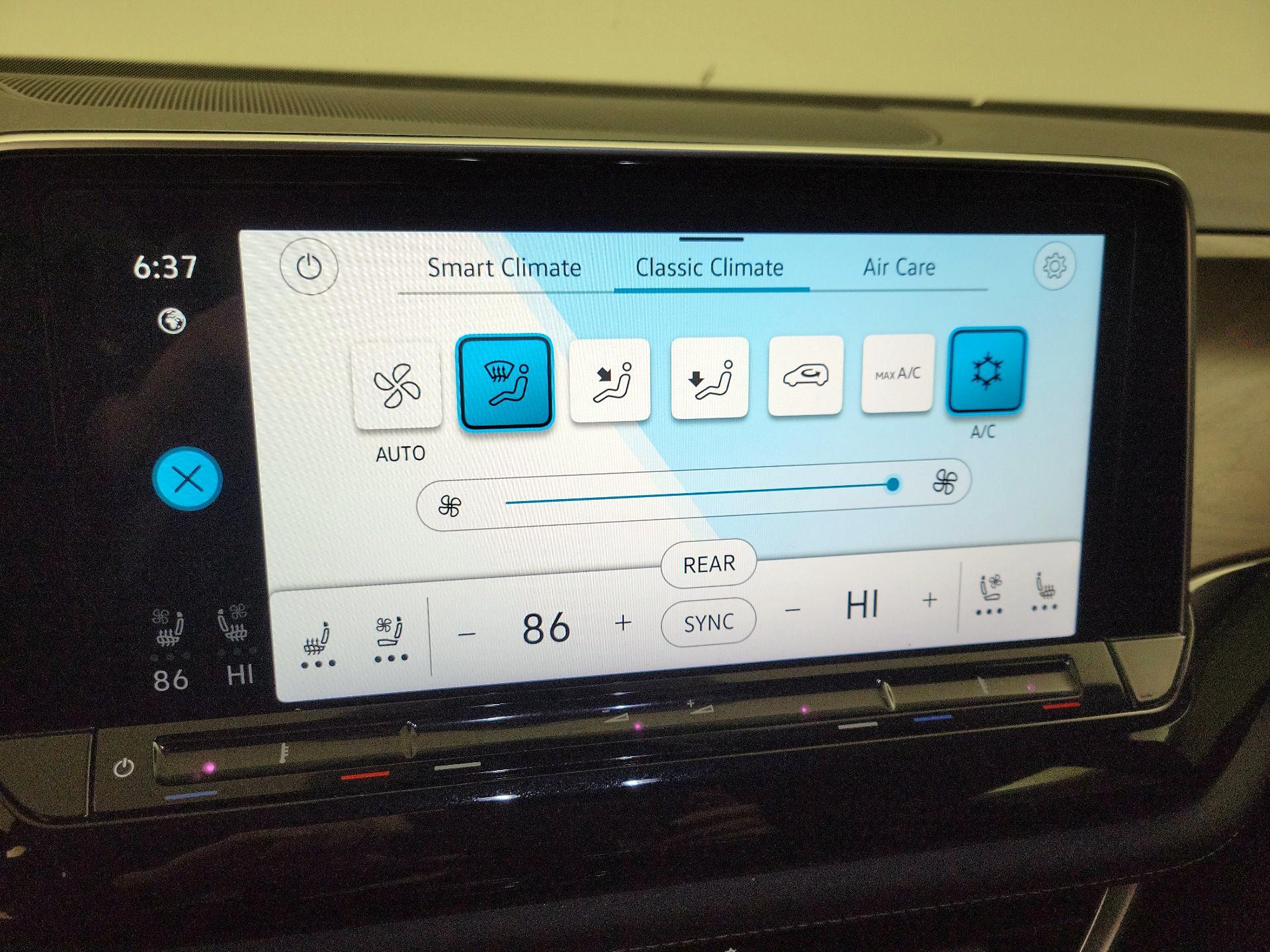 Thumbnail: 2024 Volkswagen Atlas - 16