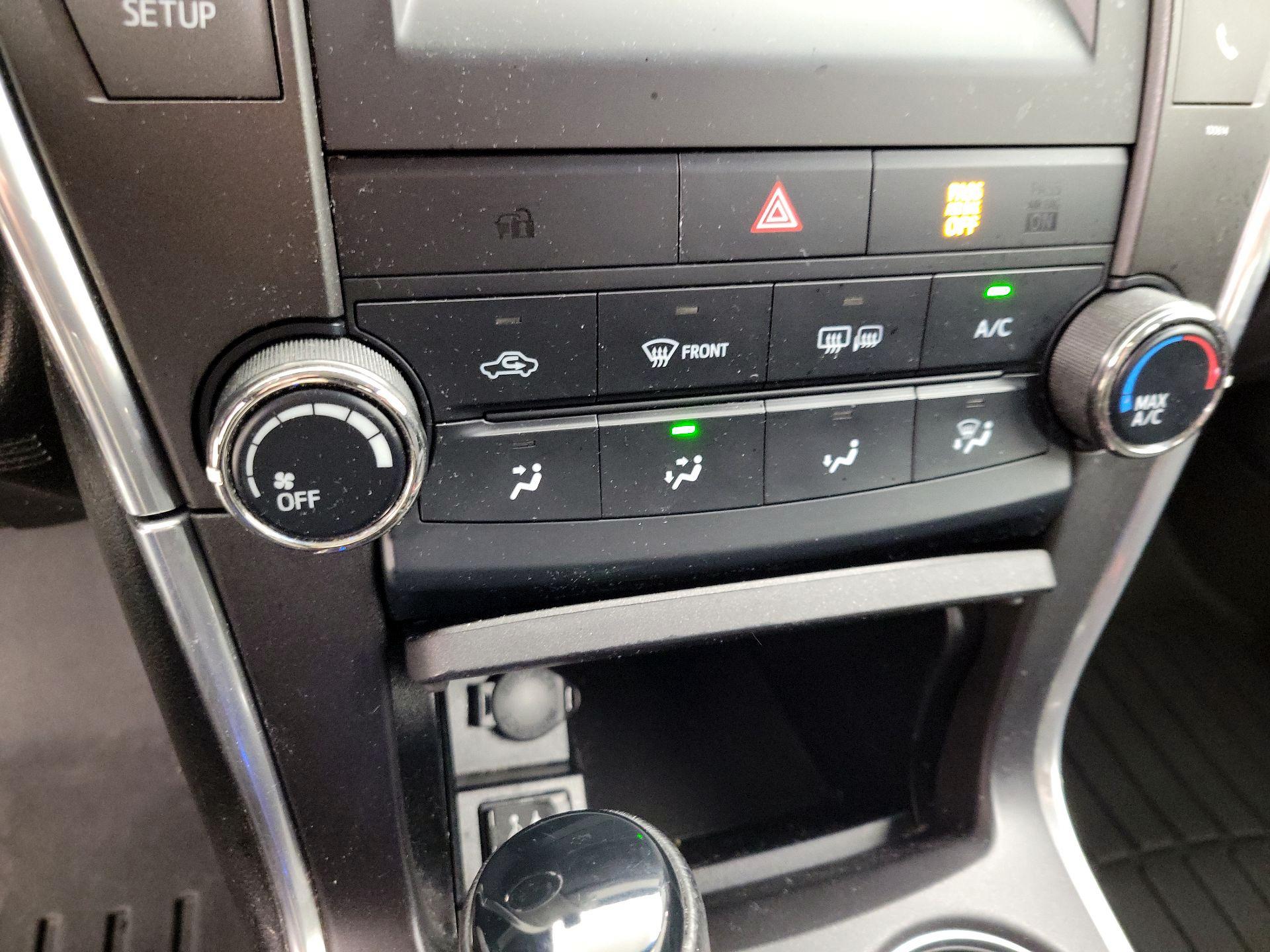 Thumbnail: 2017 Toyota Camry - 16