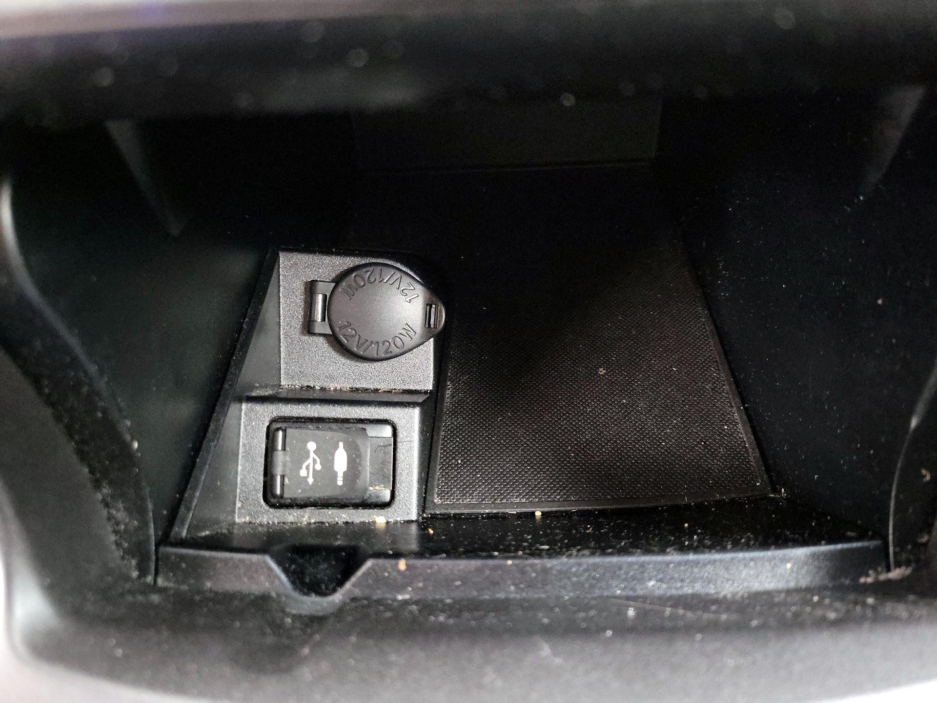 Thumbnail: 2017 Toyota Camry - 18