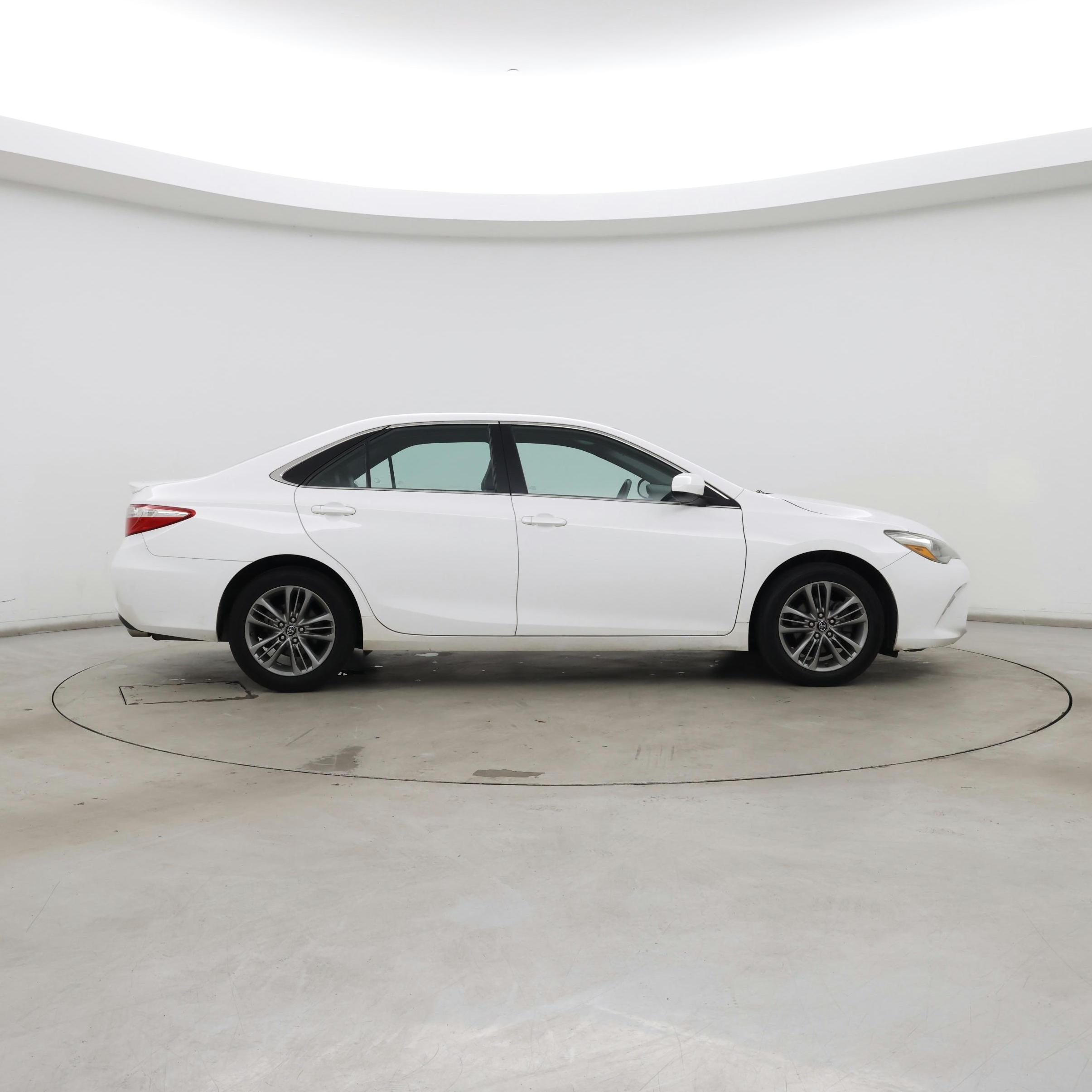 Thumbnail: 2017 Toyota Camry - 7