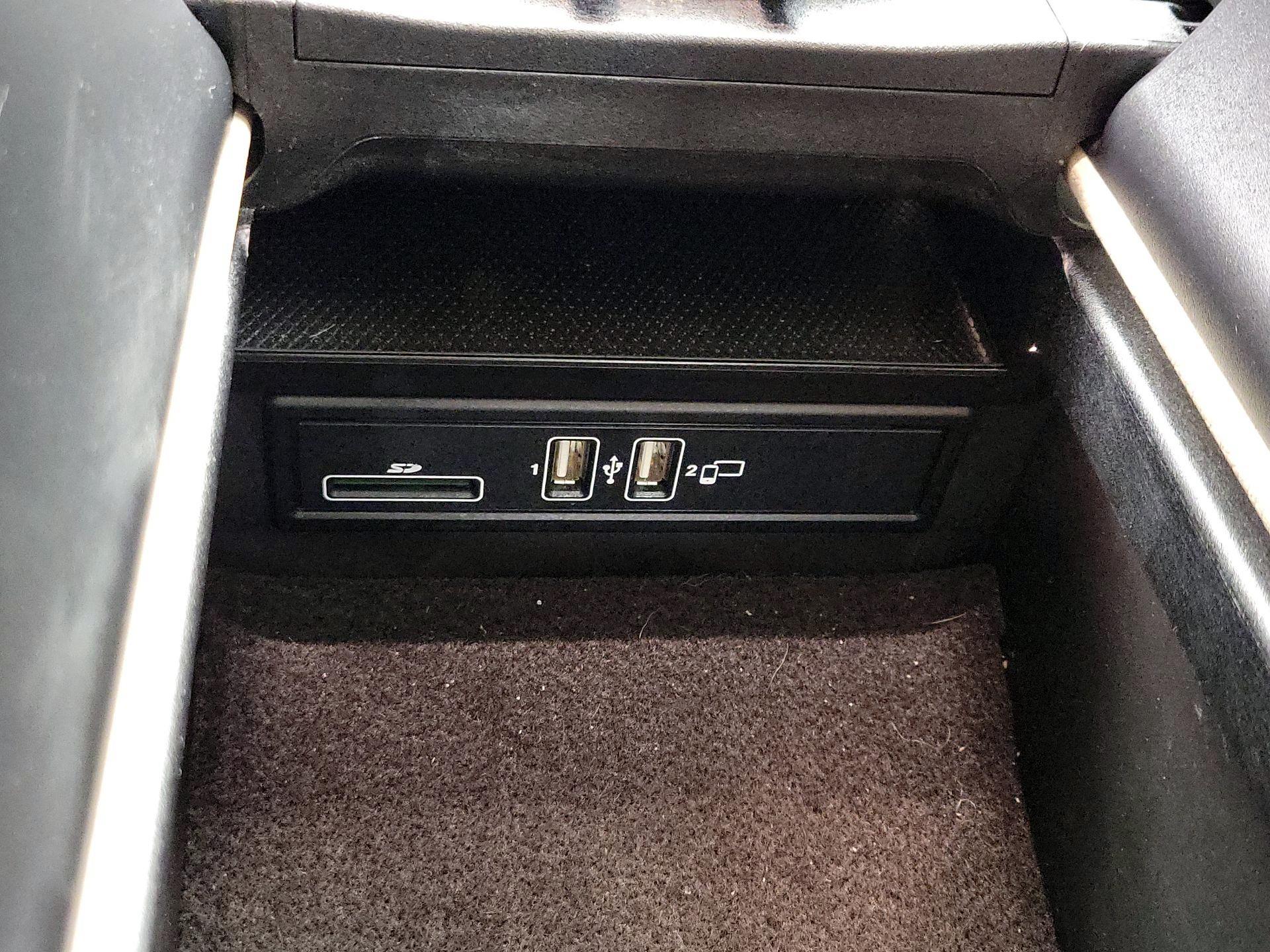 Thumbnail: 2019 Mercedes-Benz C-Class - 18